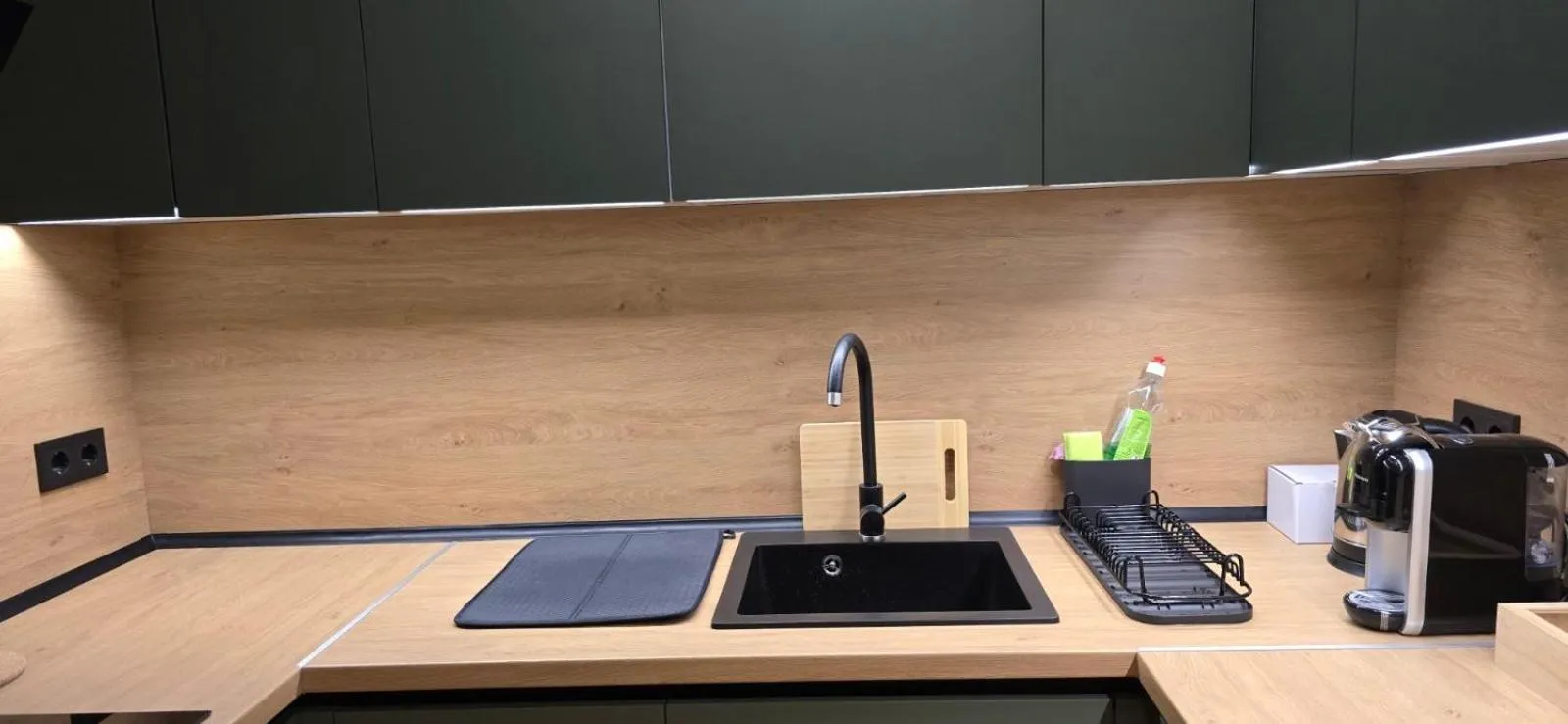 Coffee/tea facilities in Persey Flora Apartments