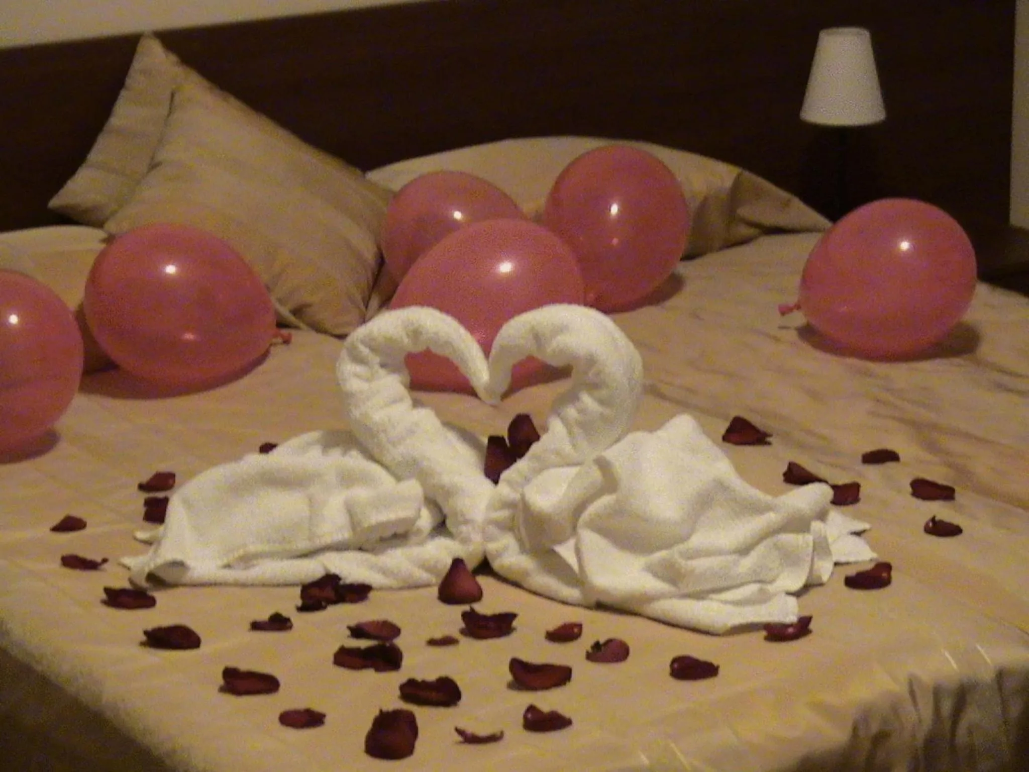 Decorative detail, Bed in Persey Flora Apartments