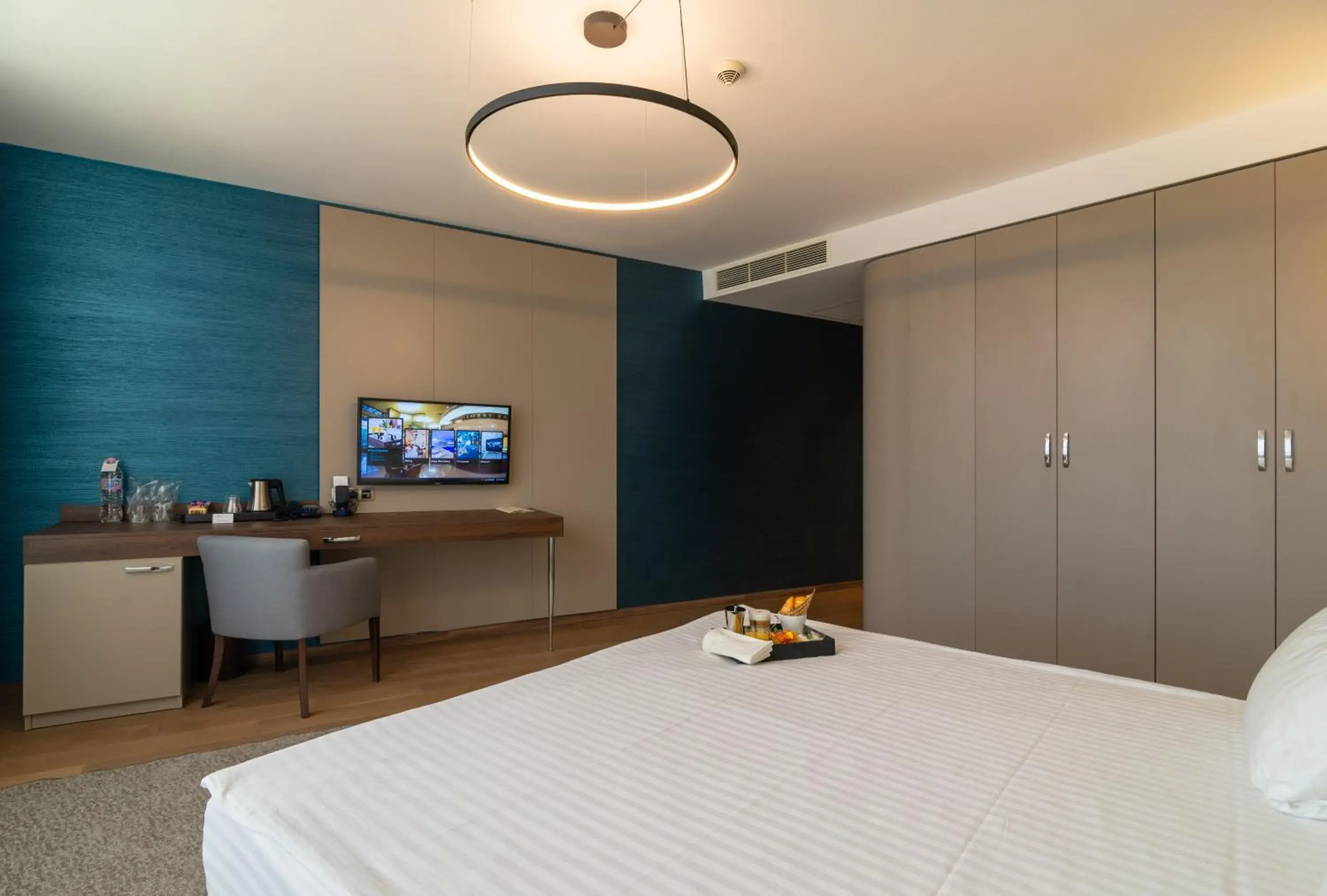 TV and multimedia, Bed in Rosslyn Dimyat Hotel Varna TV and multimedia, Bed in Rosslyn Dimyat Hotel Varna