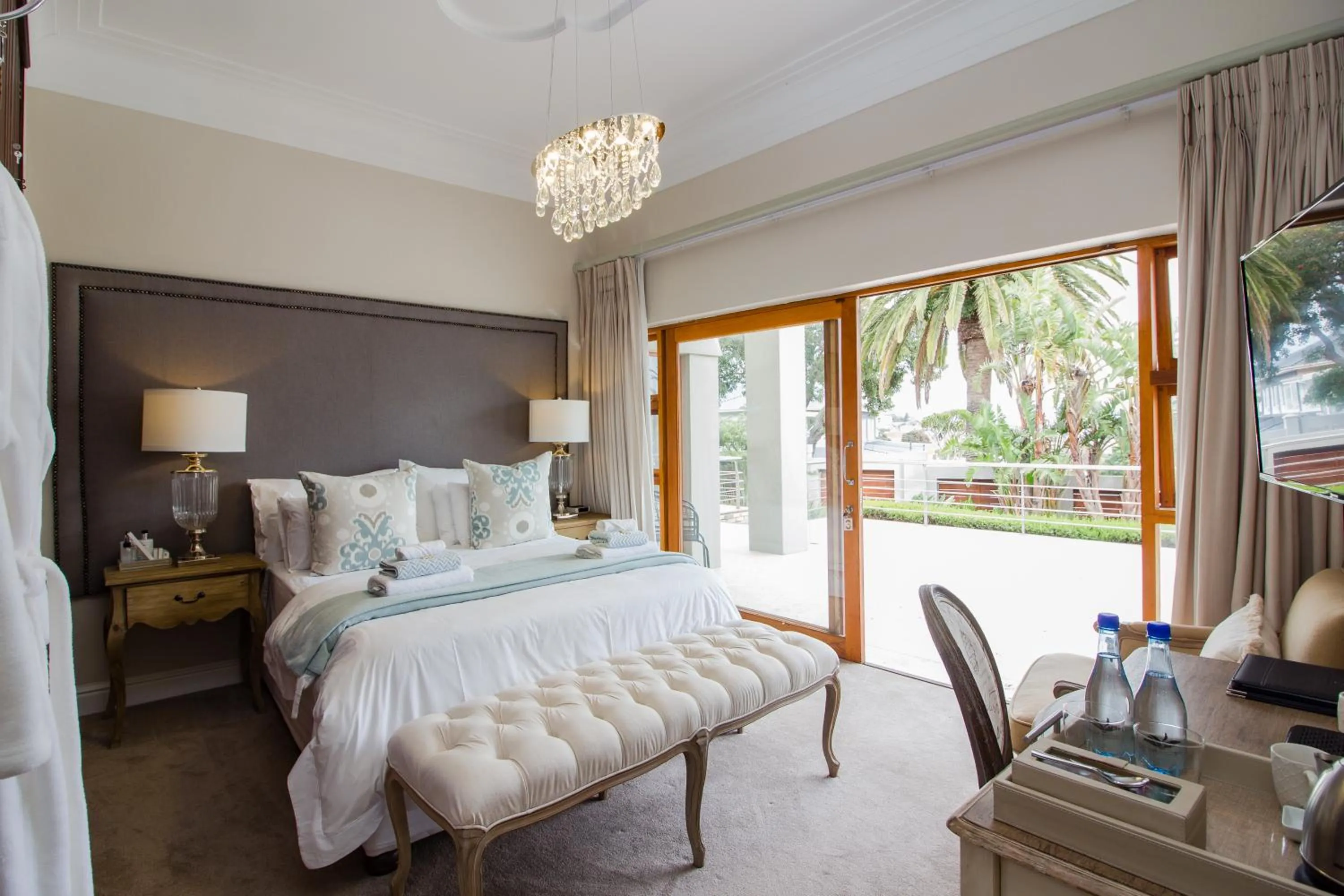 Bedroom, Bed in Island Way Villa