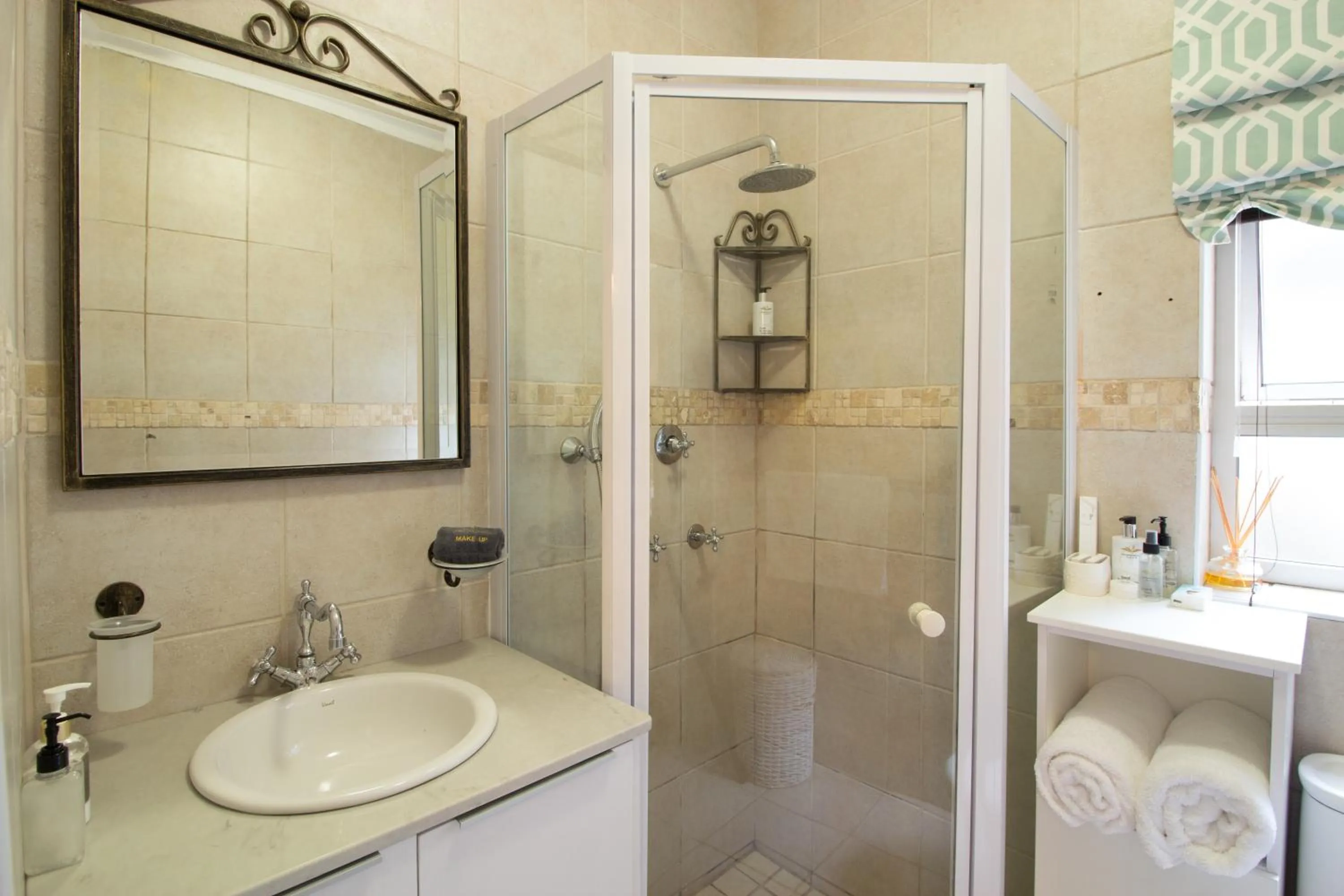 Shower in Island Way Villa