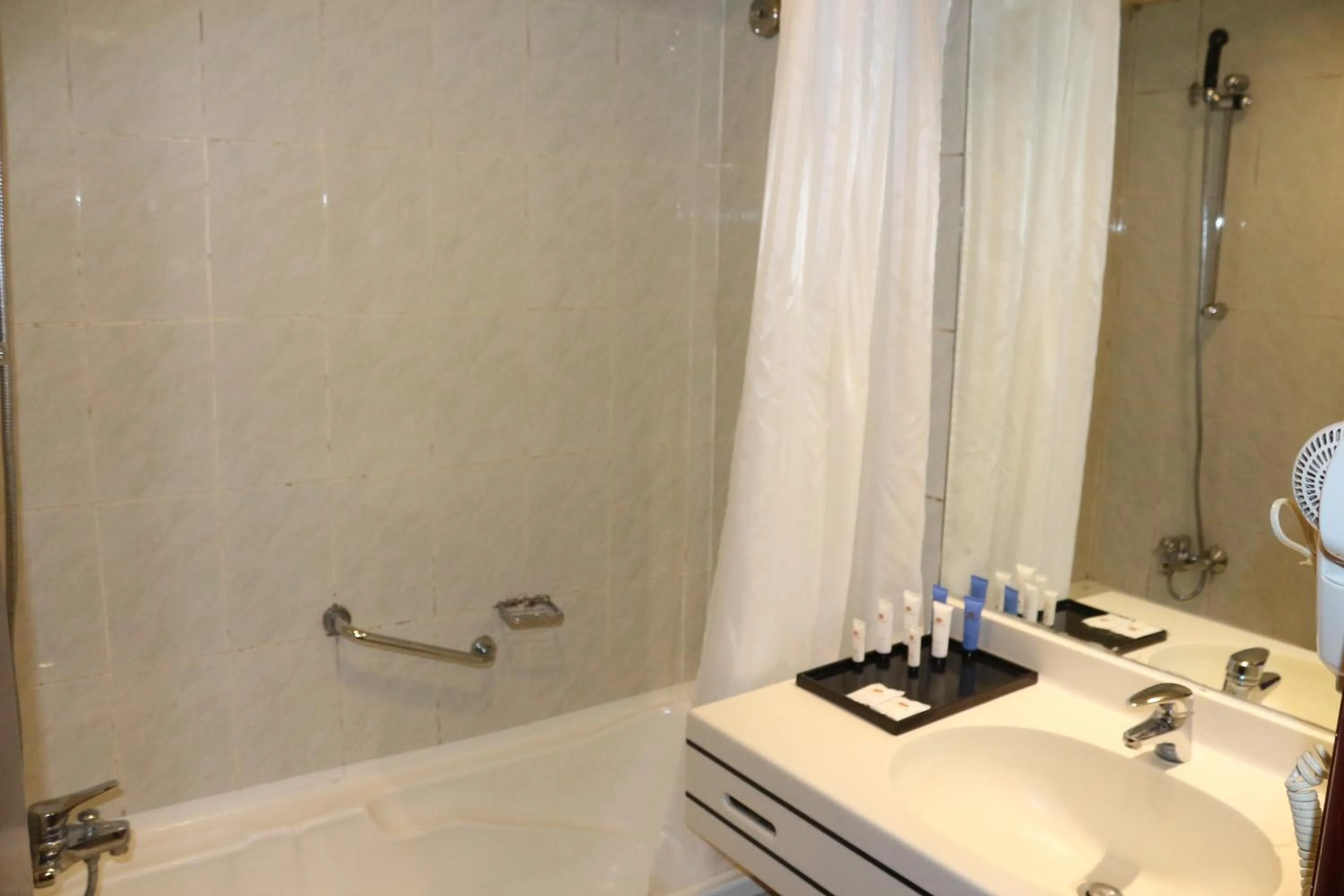 Bathroom in Al Khaleej Grand Hotel