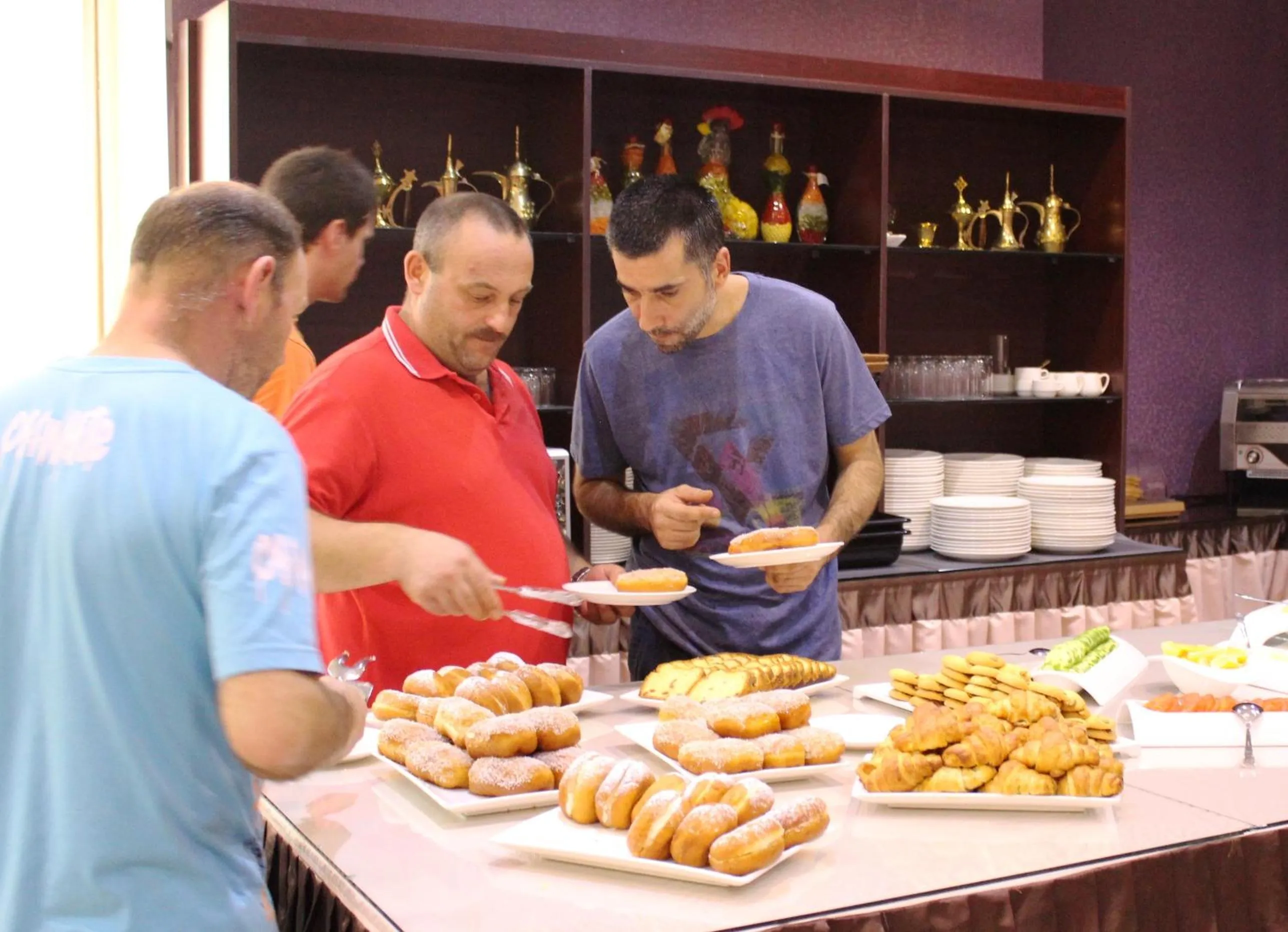 Continental breakfast in Al Khaleej Grand Hotel