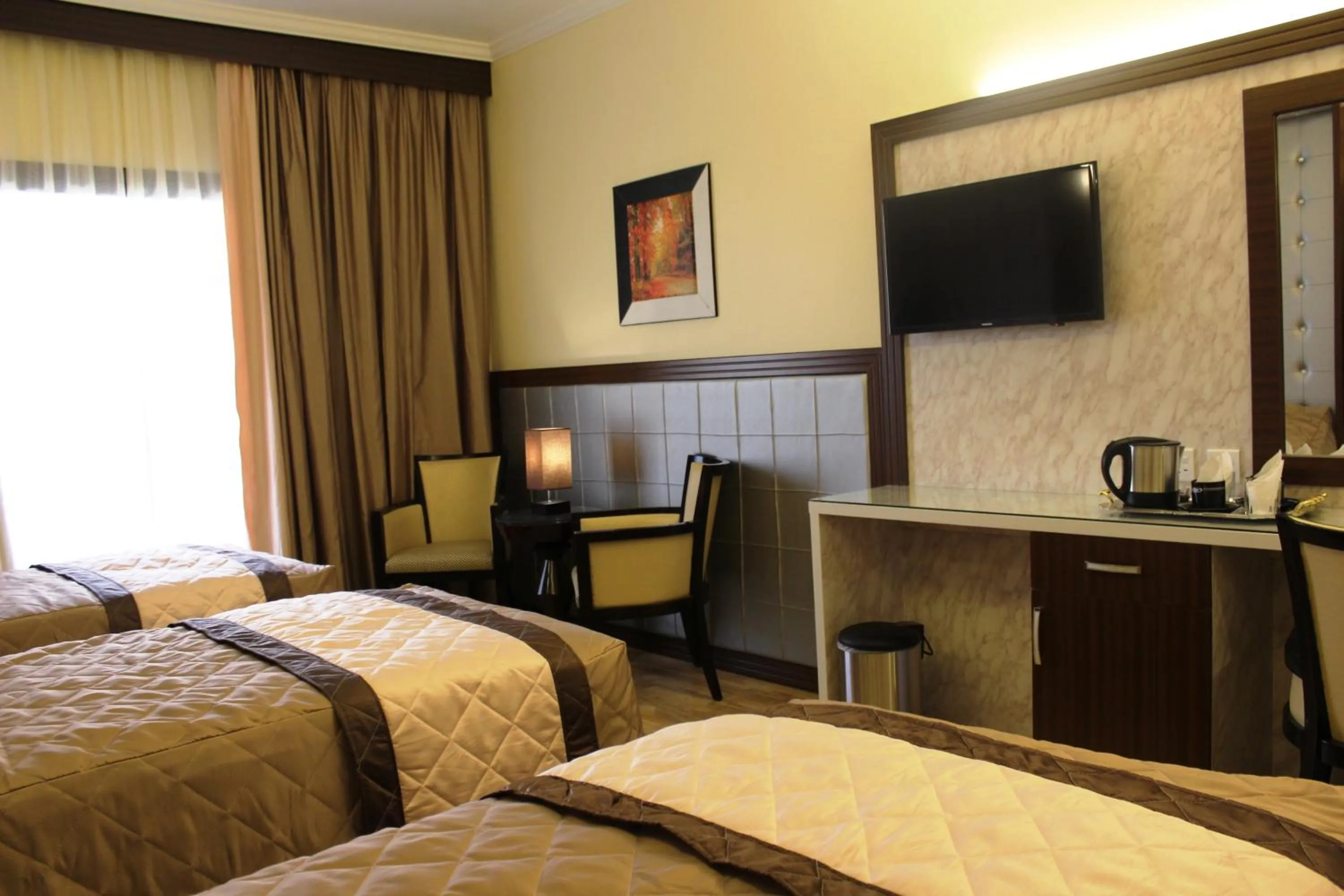 Bedroom, Bed in Al Khaleej Grand Hotel