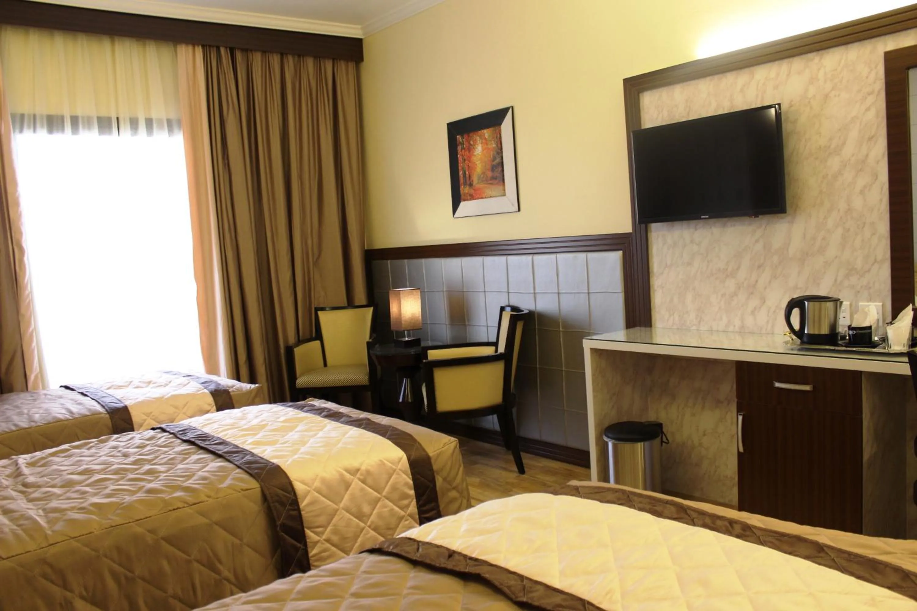 Bedroom, Bed in Al Khaleej Grand Hotel