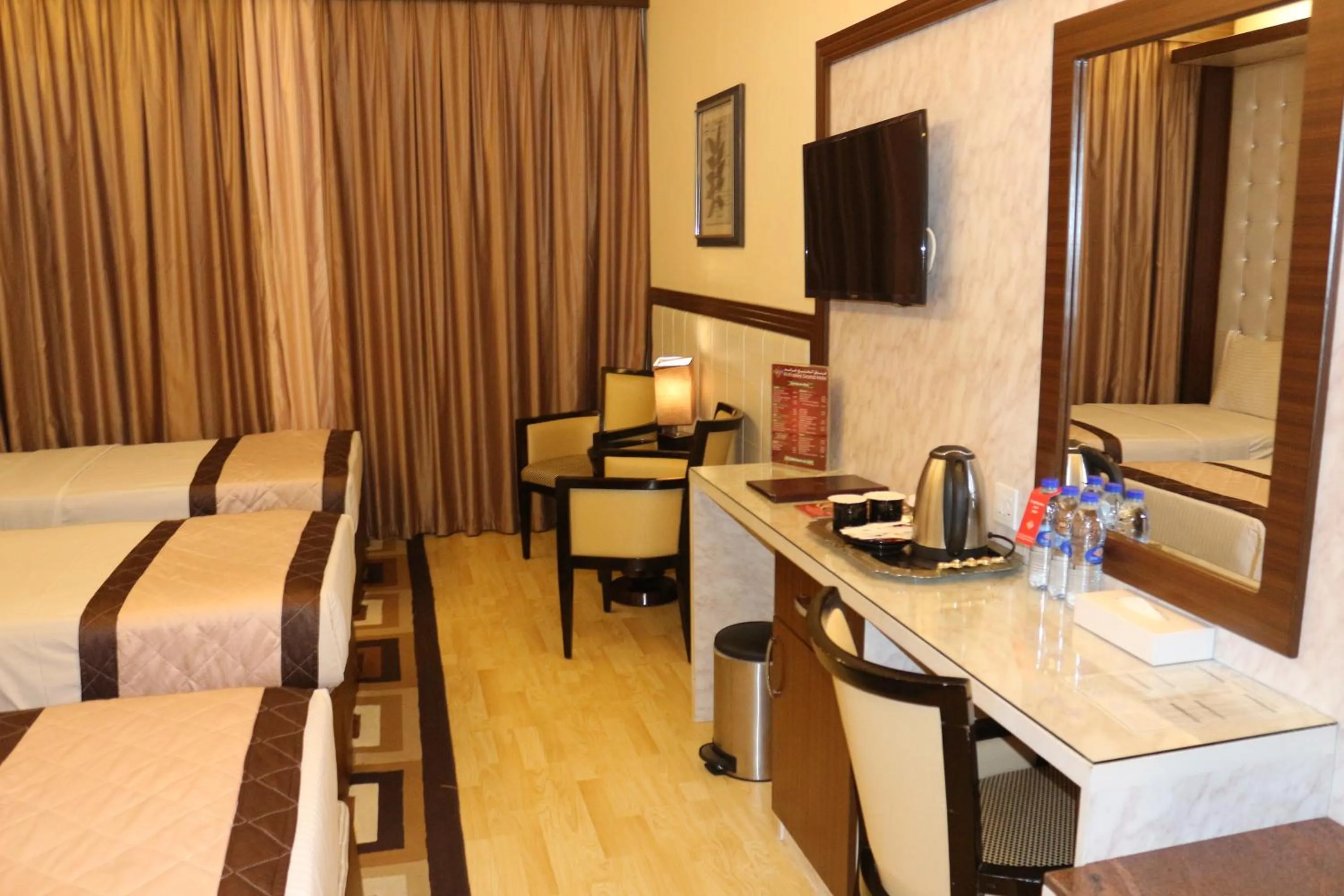 Coffee/tea facilities, Bed in Al Khaleej Grand Hotel