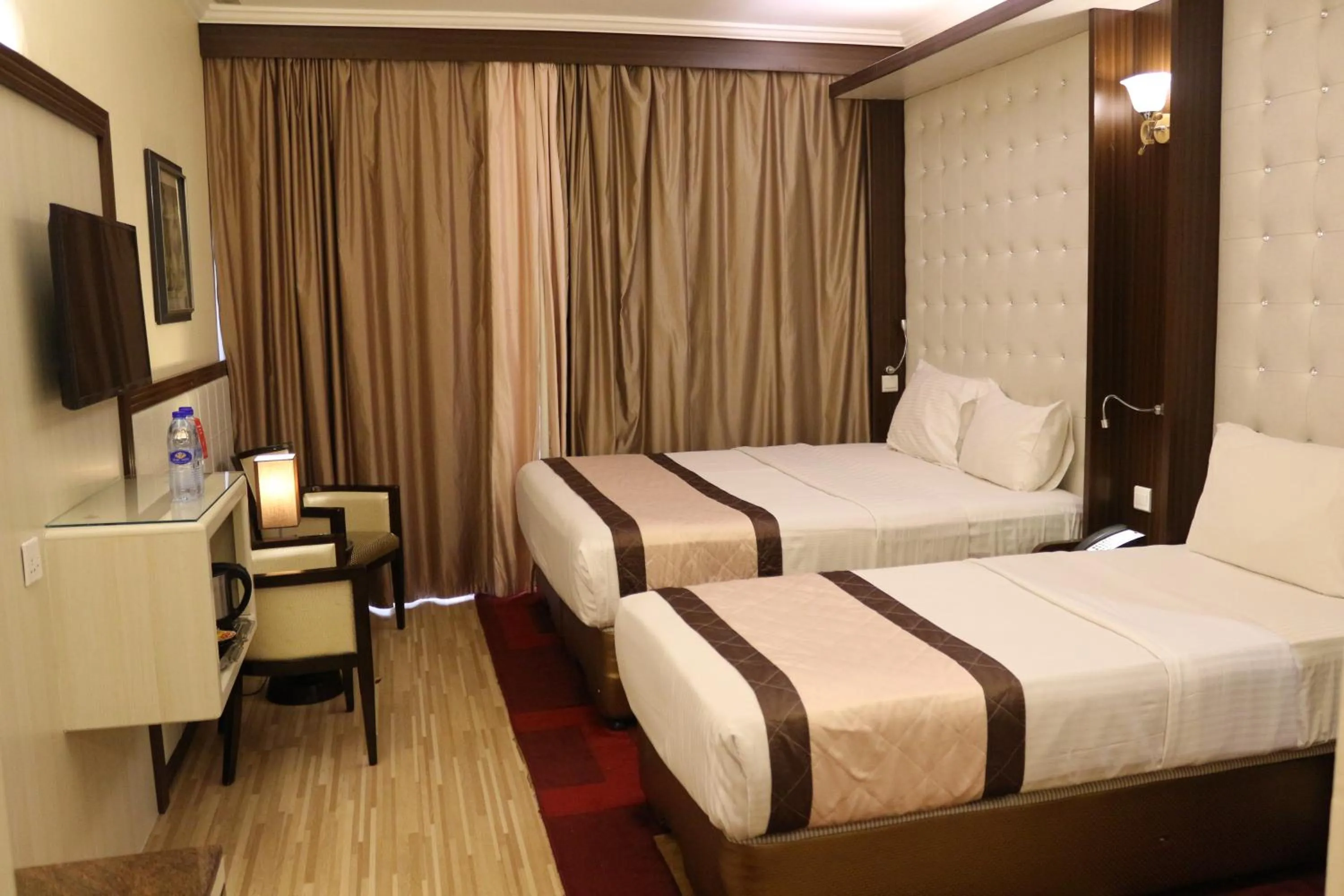 Bedroom, Bed in Al Khaleej Grand Hotel