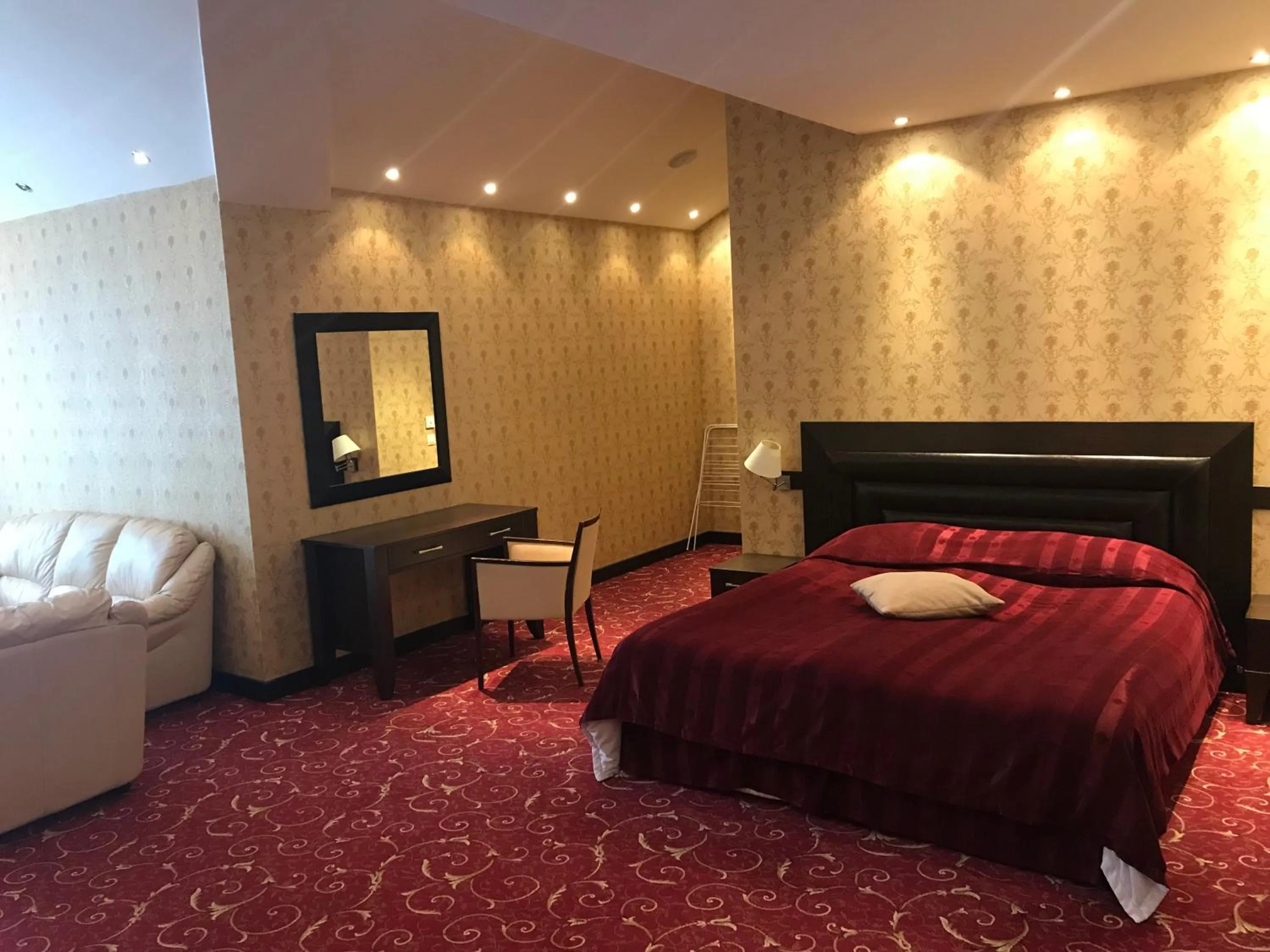 Bed in Borovets Hills Ski & Spa - Half Board