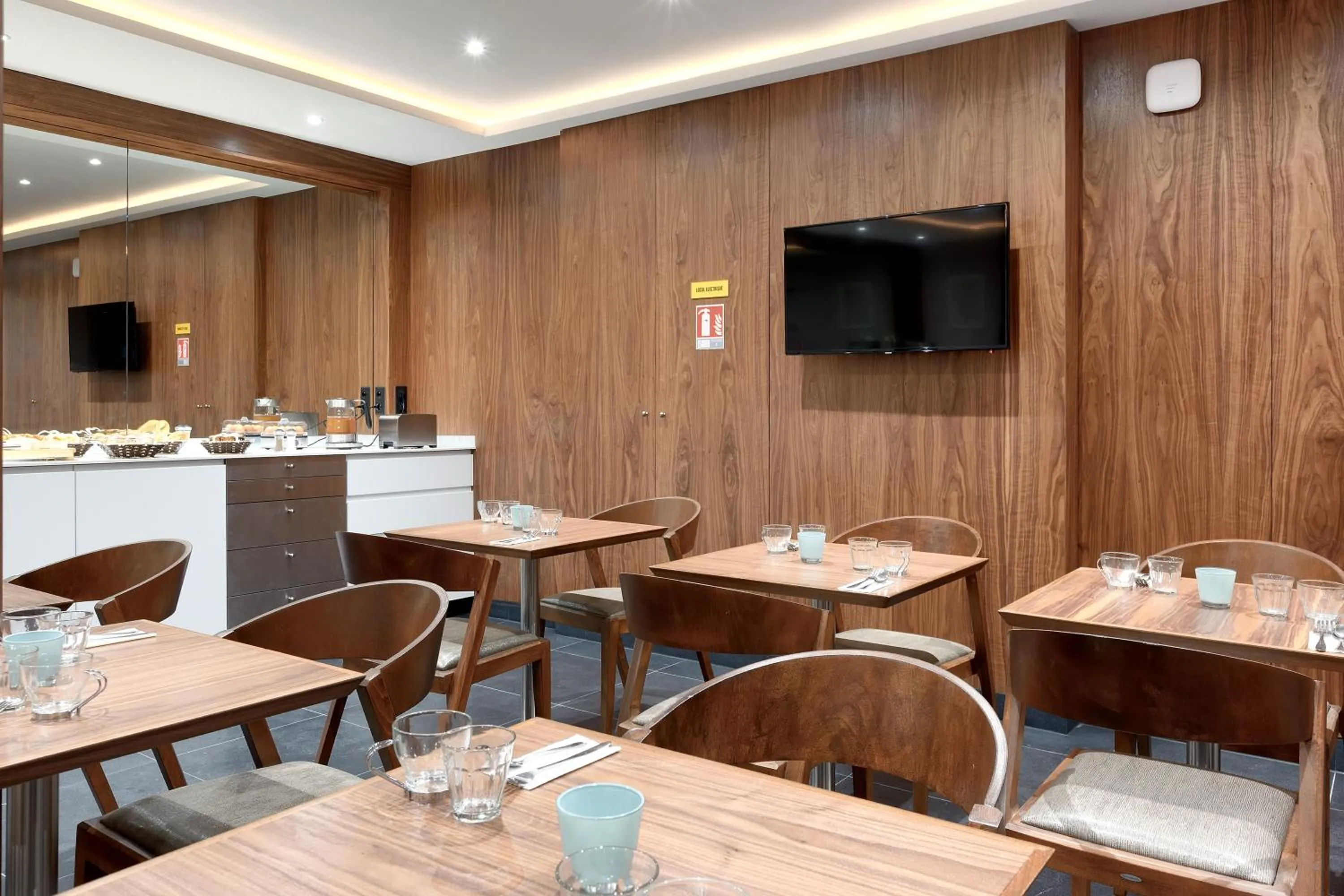 Restaurant/places to eat in Le Trente