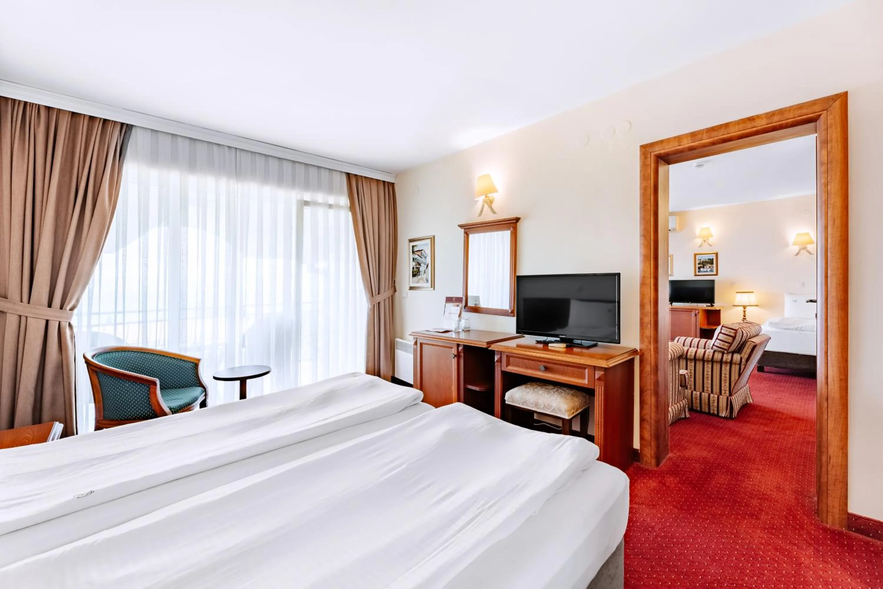 Property building, Bed in Hotel Belvedere