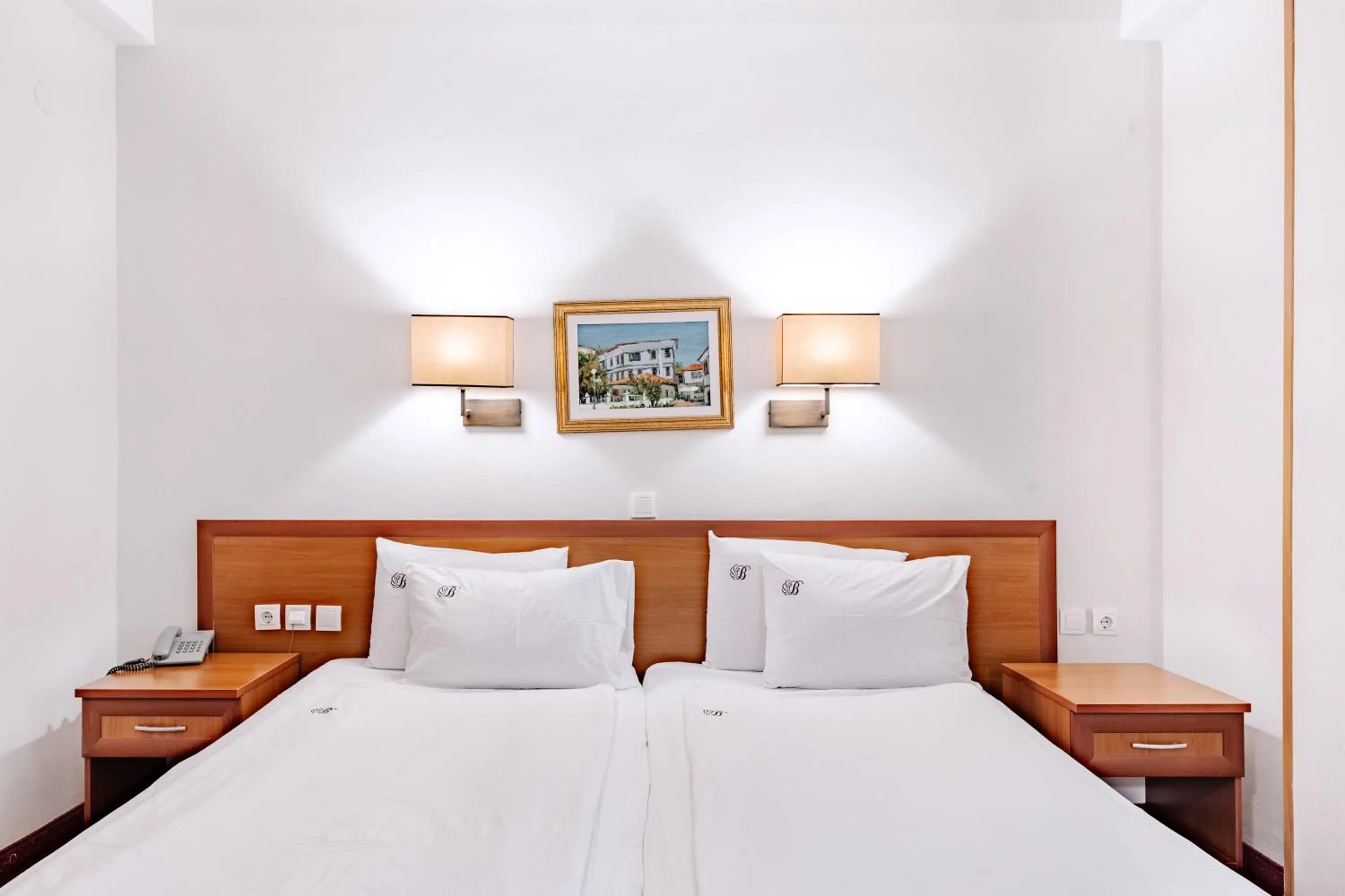 Property building, Bed in Hotel Belvedere