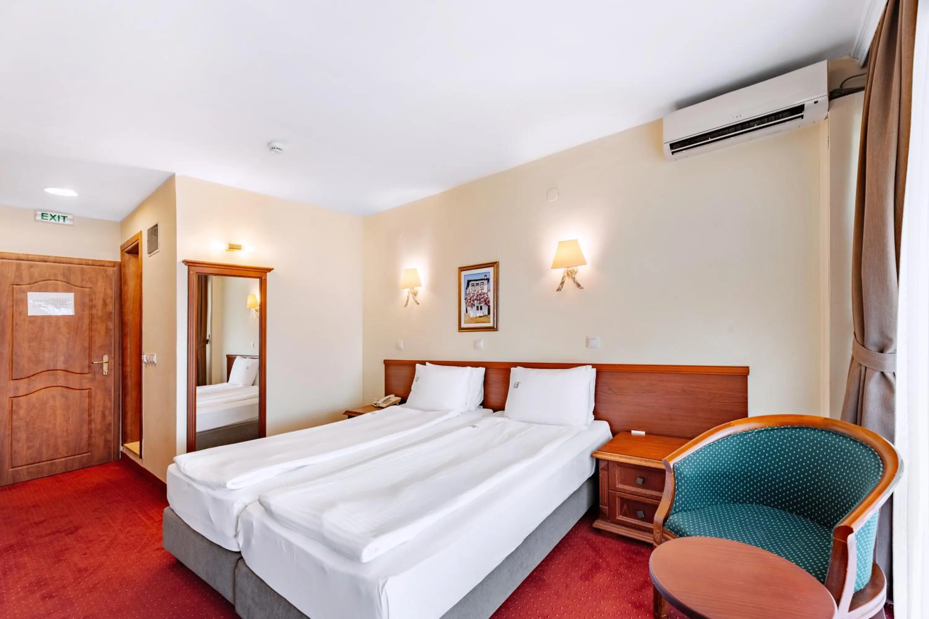 Property building, Bed in Hotel Belvedere