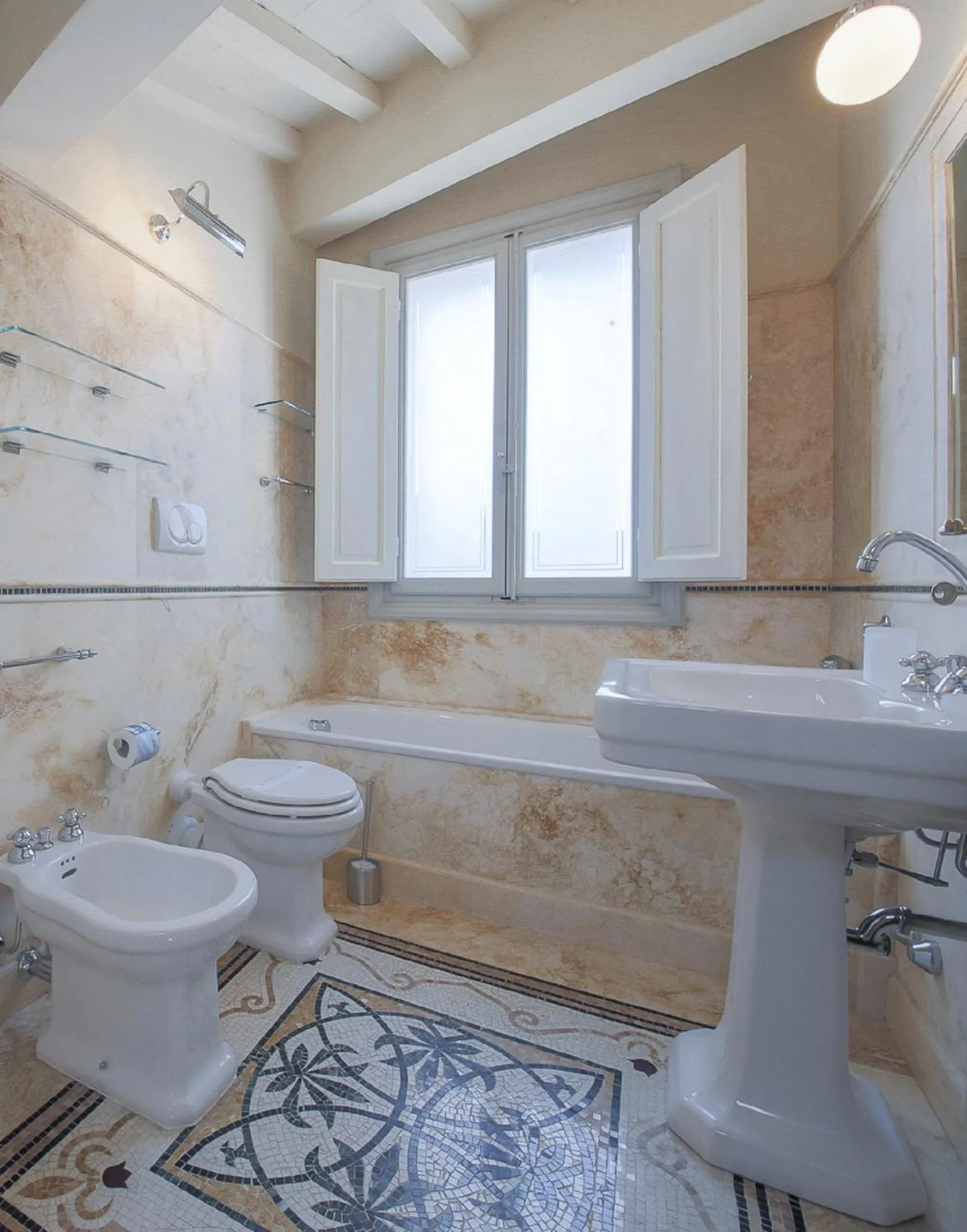 Toilet in Apartments Florence - Ricasoli Terrace