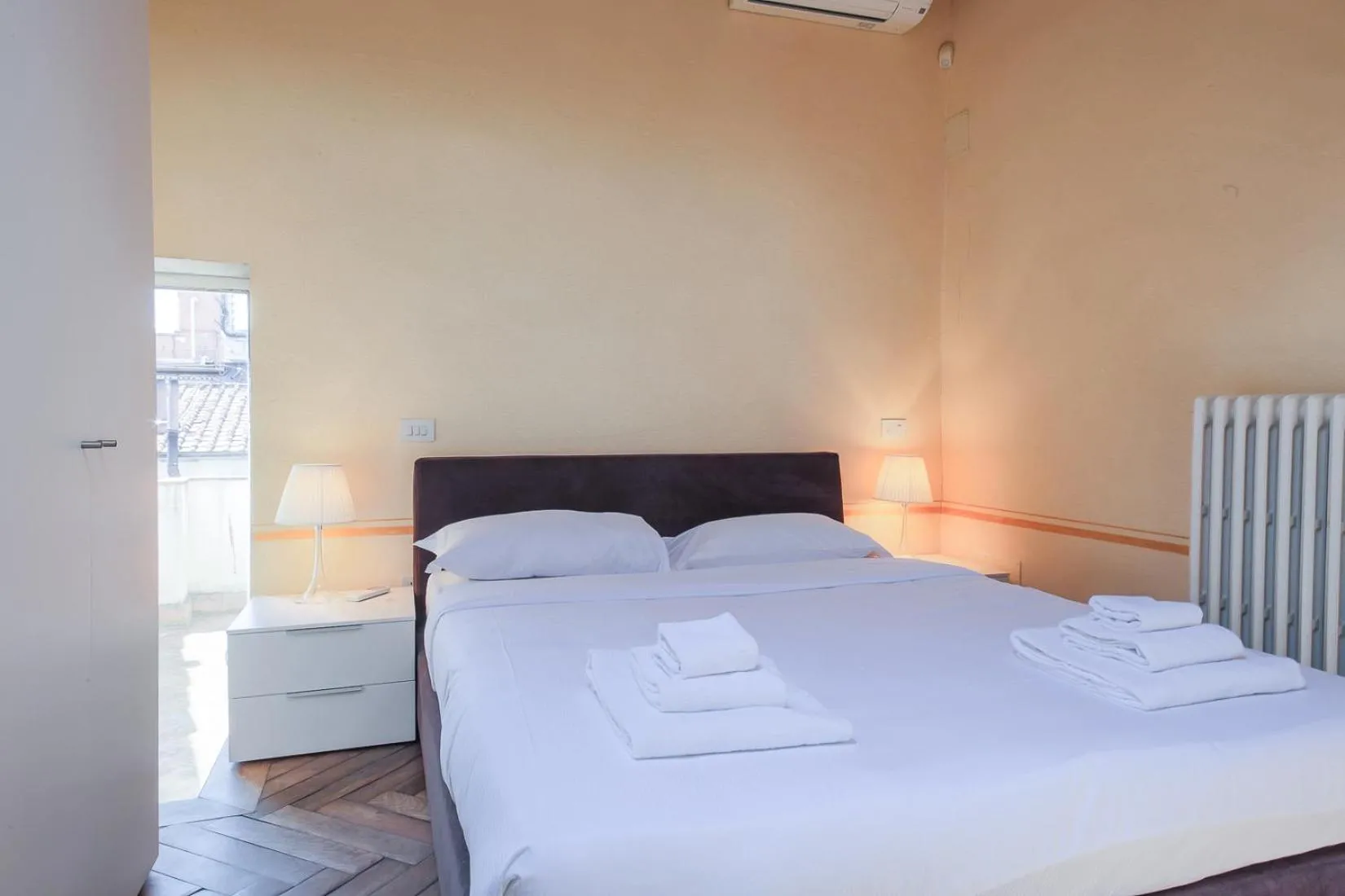 Bed in Apartments Florence - Ricasoli Terrace