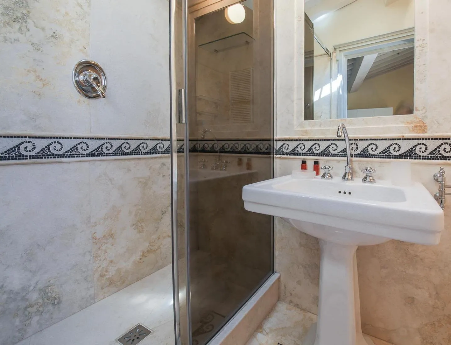 Bathroom in Apartments Florence - Ricasoli Terrace