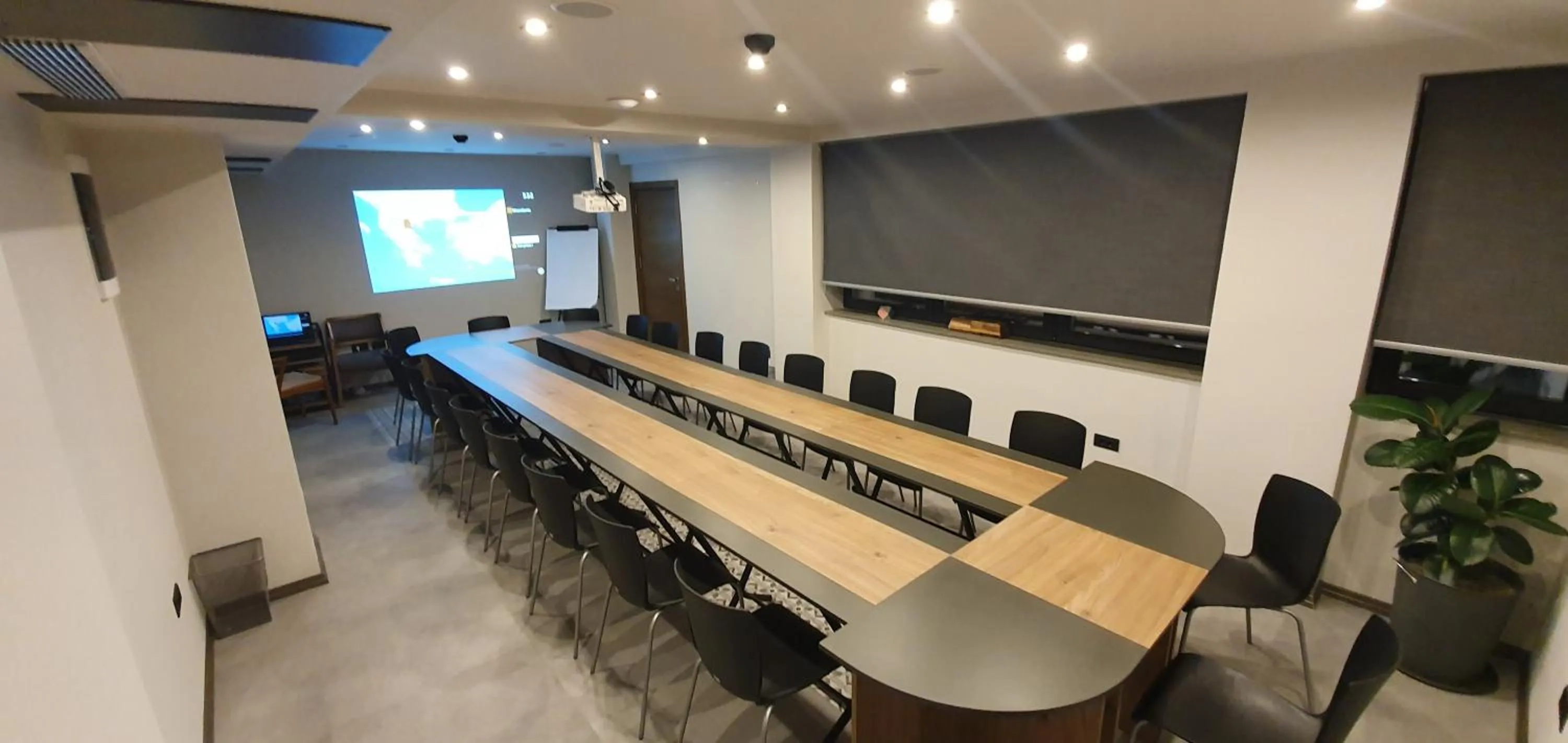 Business facilities in SU Hotel
