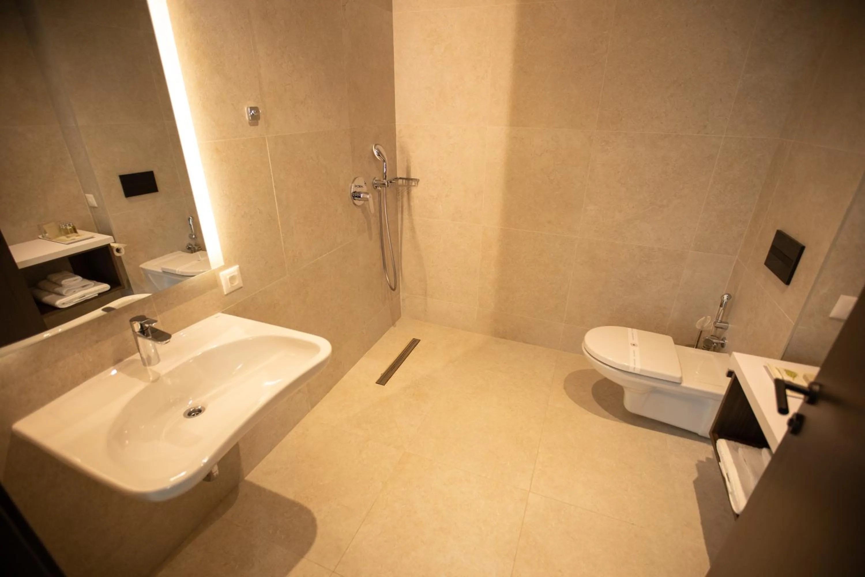 Shower in The Hunter's Lodge Kamnik