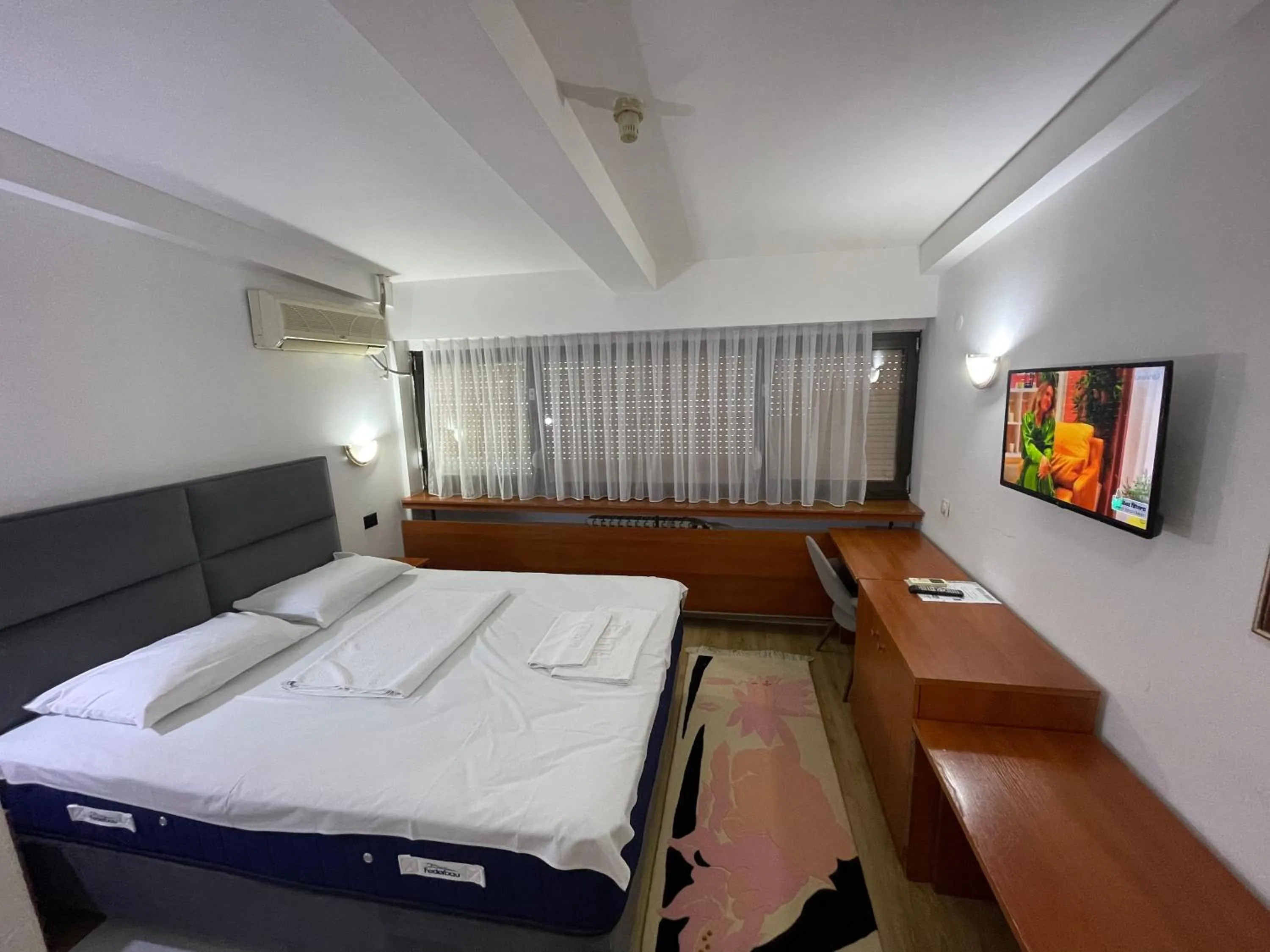 TV and multimedia, Bed in Hotel Square