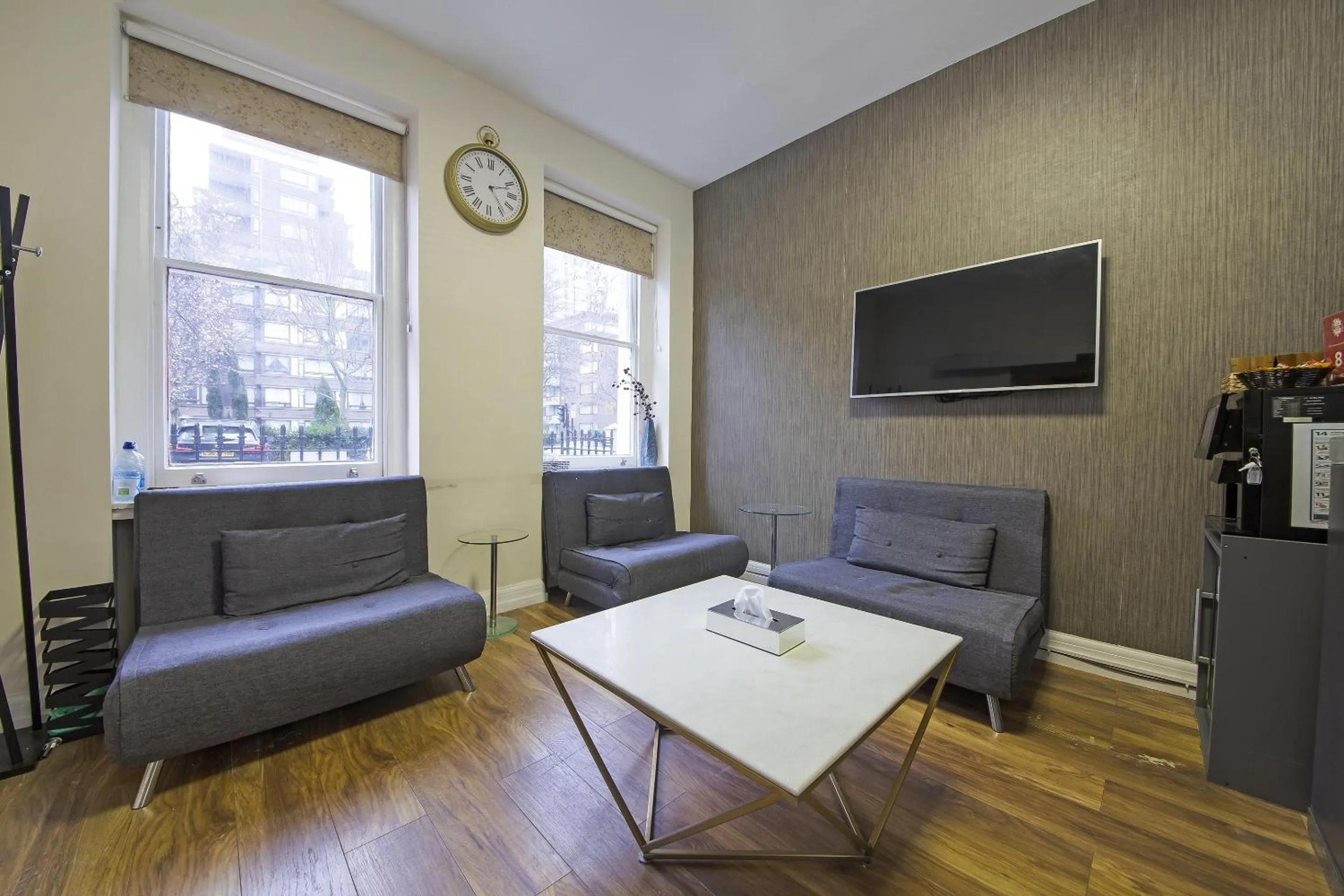 Lobby or reception in OYO 24 Sussex, London Paddington