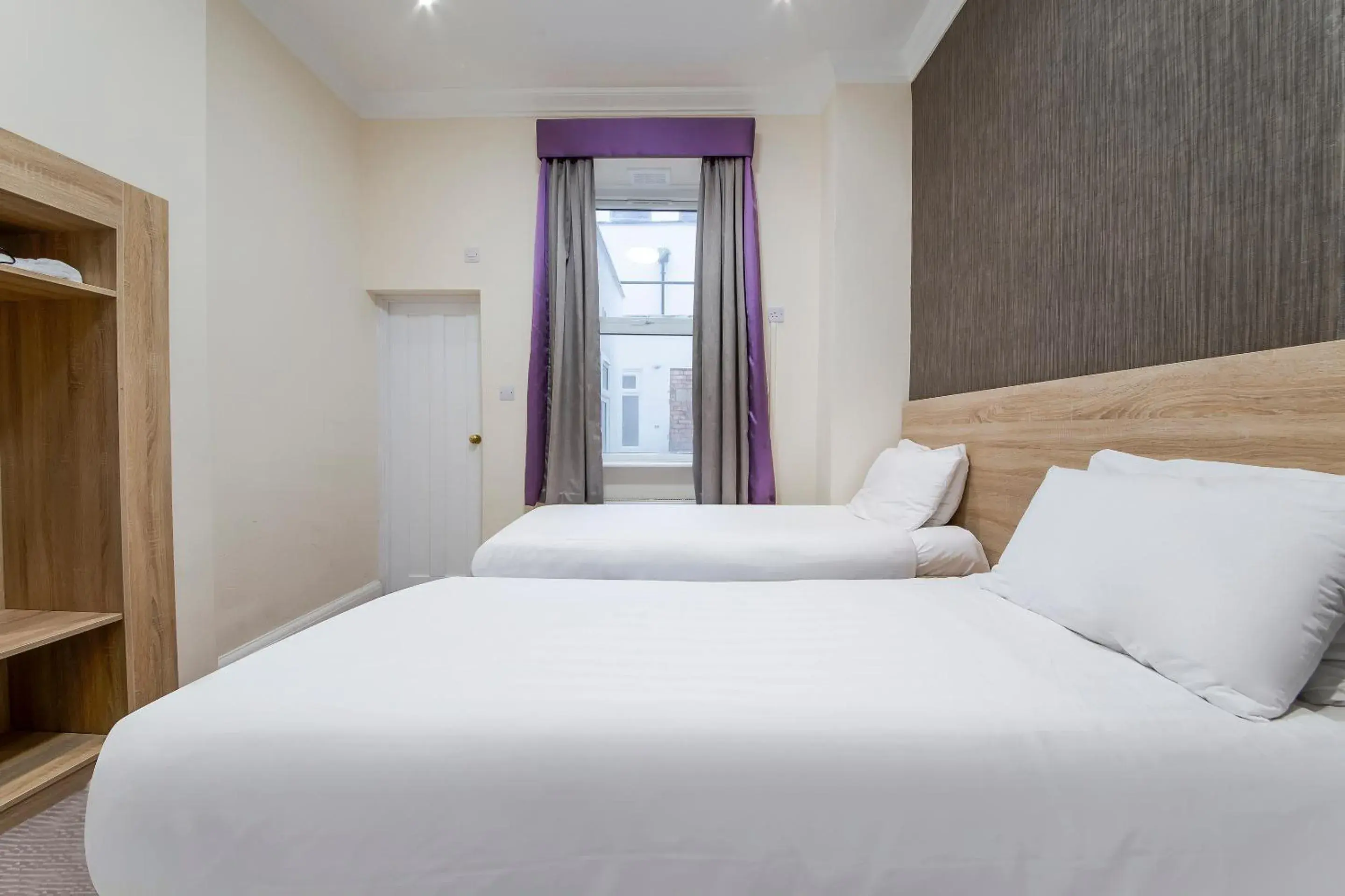 Standard Twin Room in OYO 24 Sussex, London Paddington Standard Twin Room in OYO 24 Sussex, London Paddington