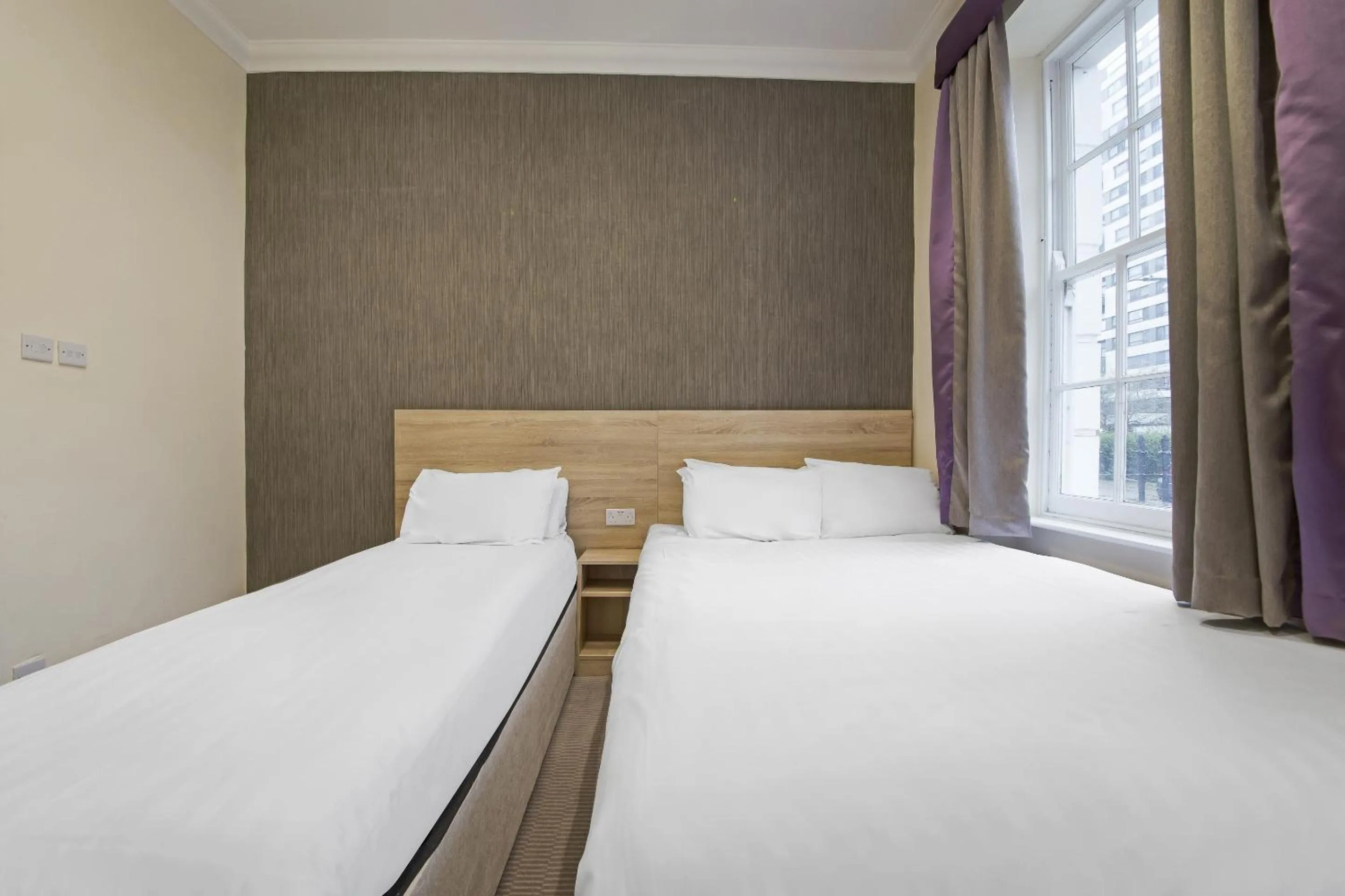 Bedroom in OYO 24 Sussex, London Paddington