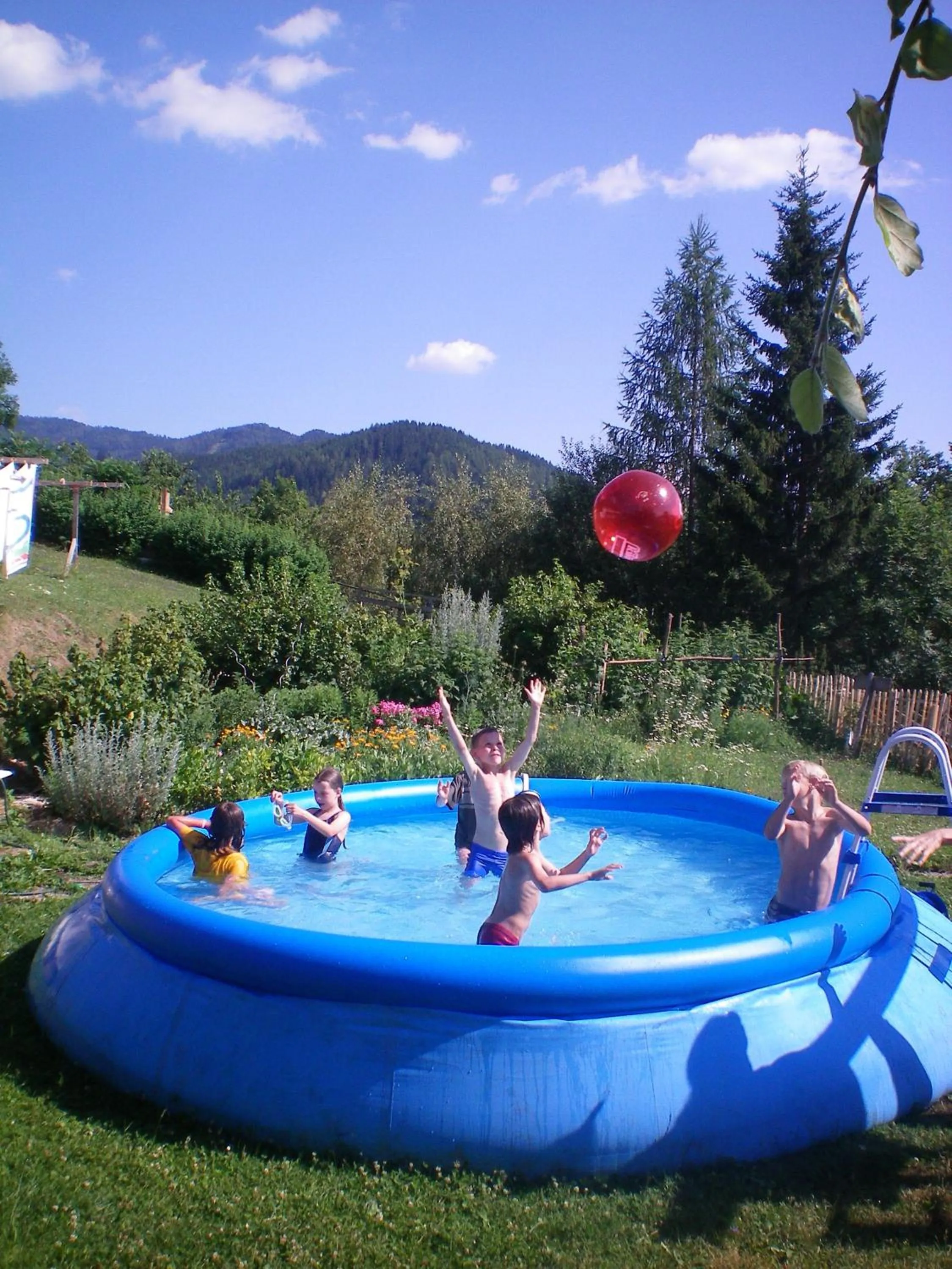 People in Biolandhaus Arche