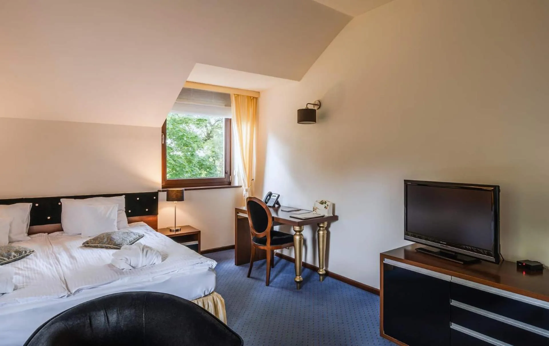 Bed in Dwór Kombornia Hotel&SPA