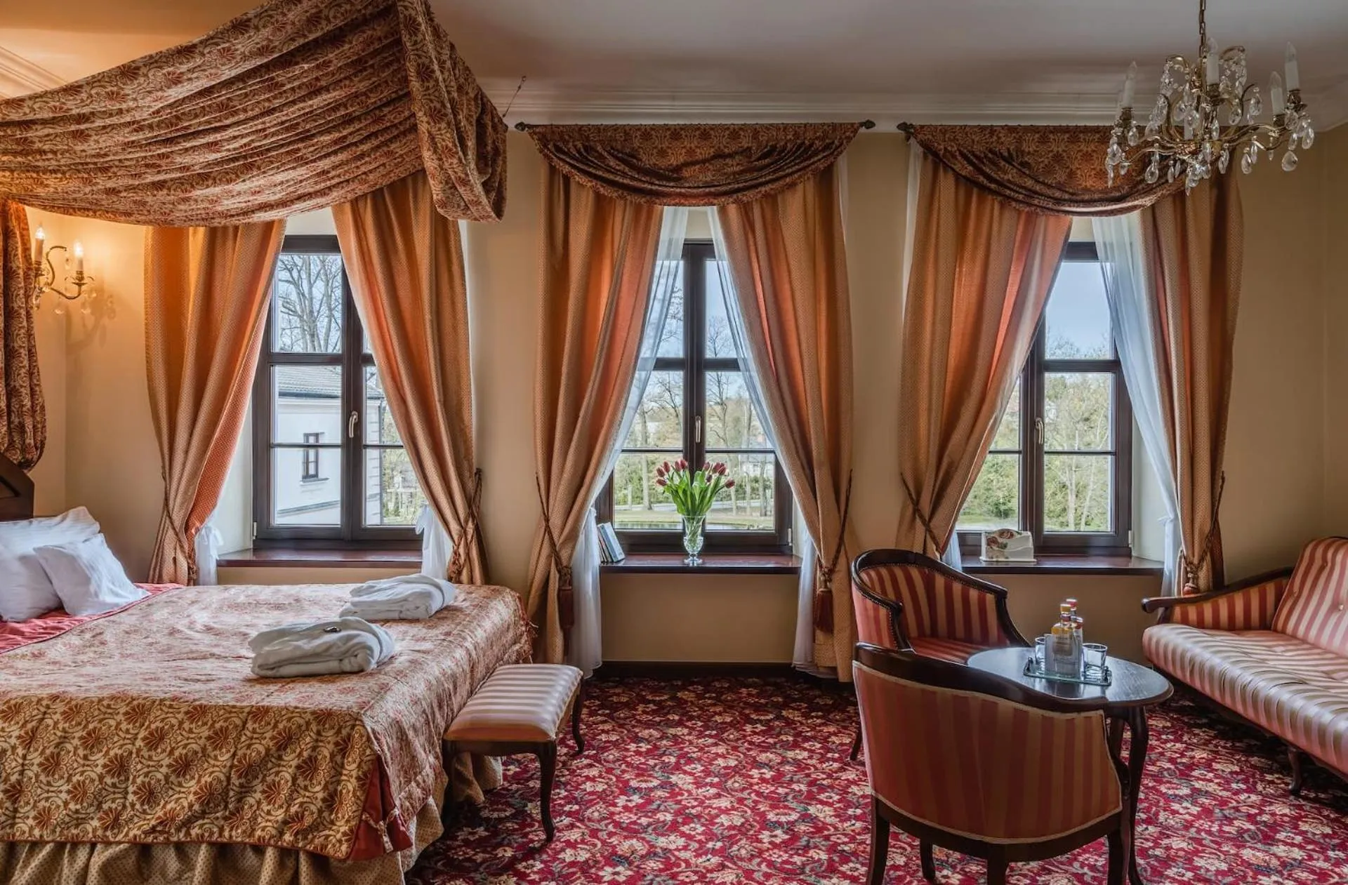 Photo of the whole room, Bed in Dwór Kombornia Hotel&SPA