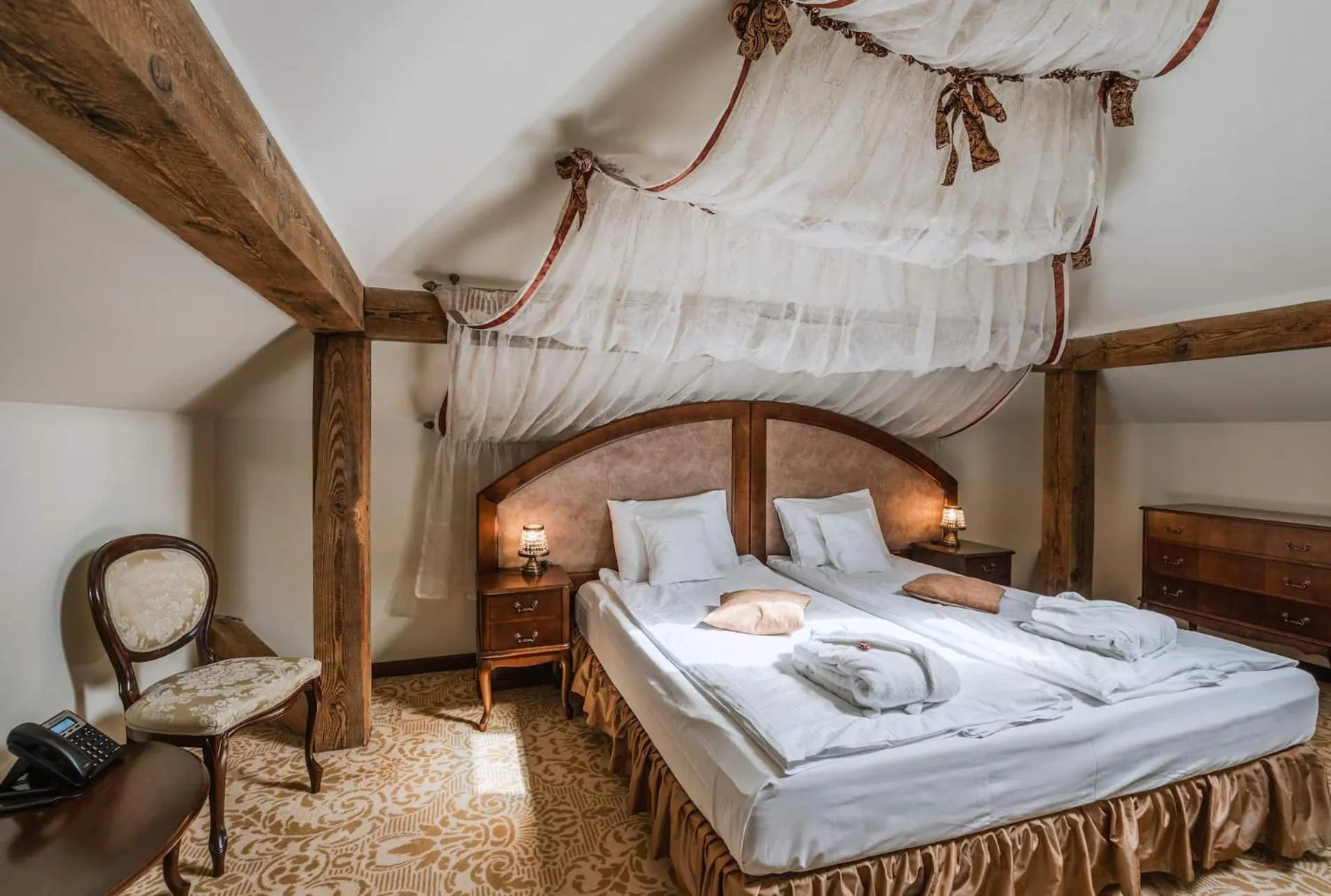 Bed in Dwór Kombornia Hotel&SPA