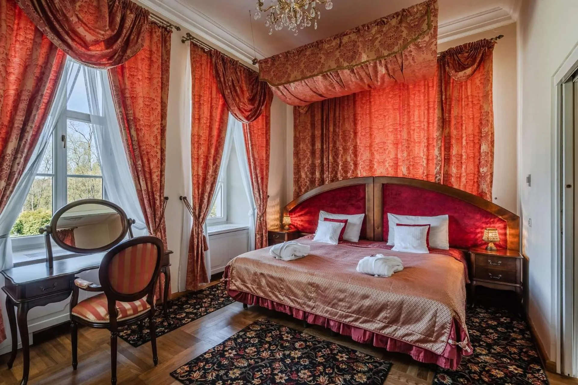 Bed in Dwór Kombornia Hotel&SPA