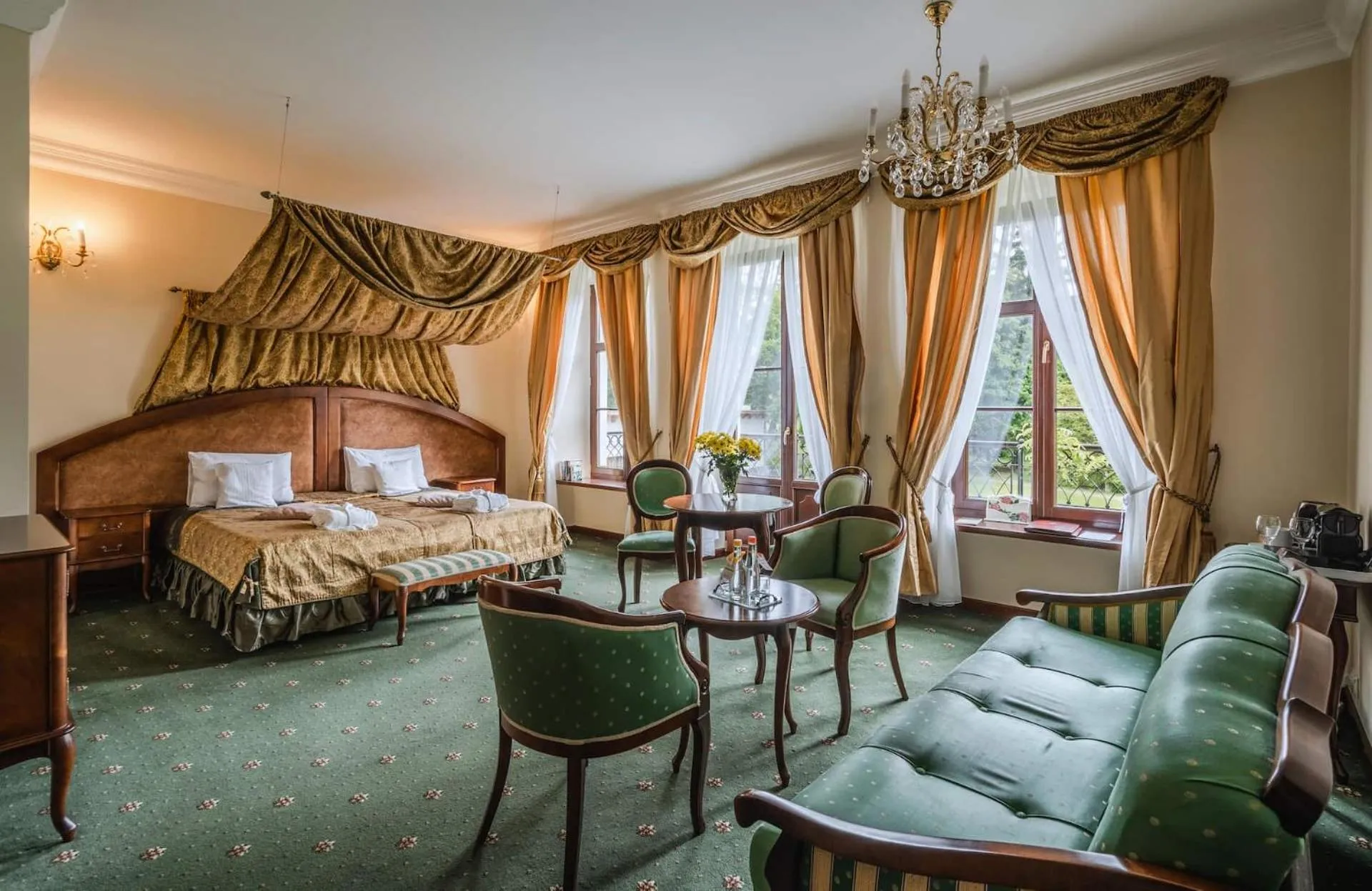 Bed in Dwór Kombornia Hotel&SPA