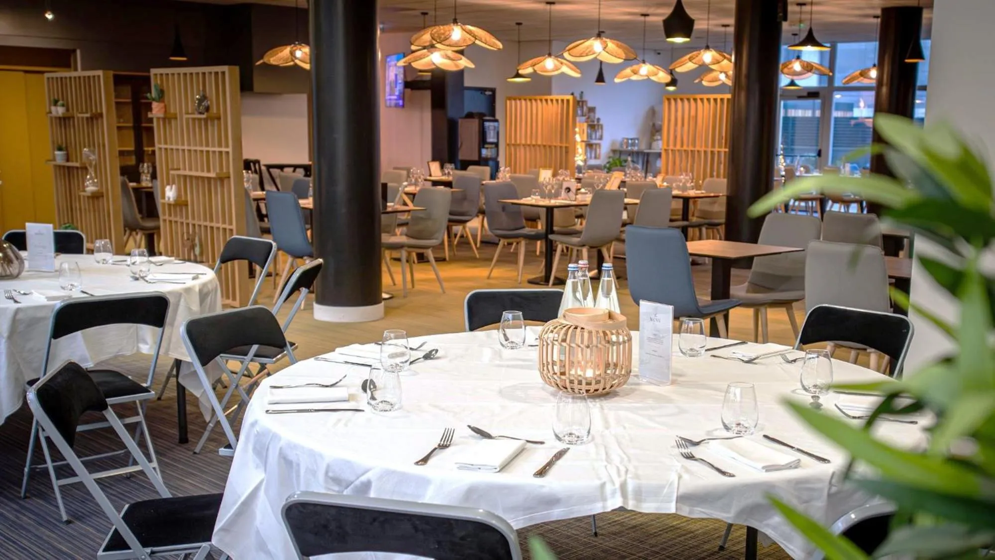 Restaurant/places to eat in Sure Hotel by Best Western Nantes Beaujoire