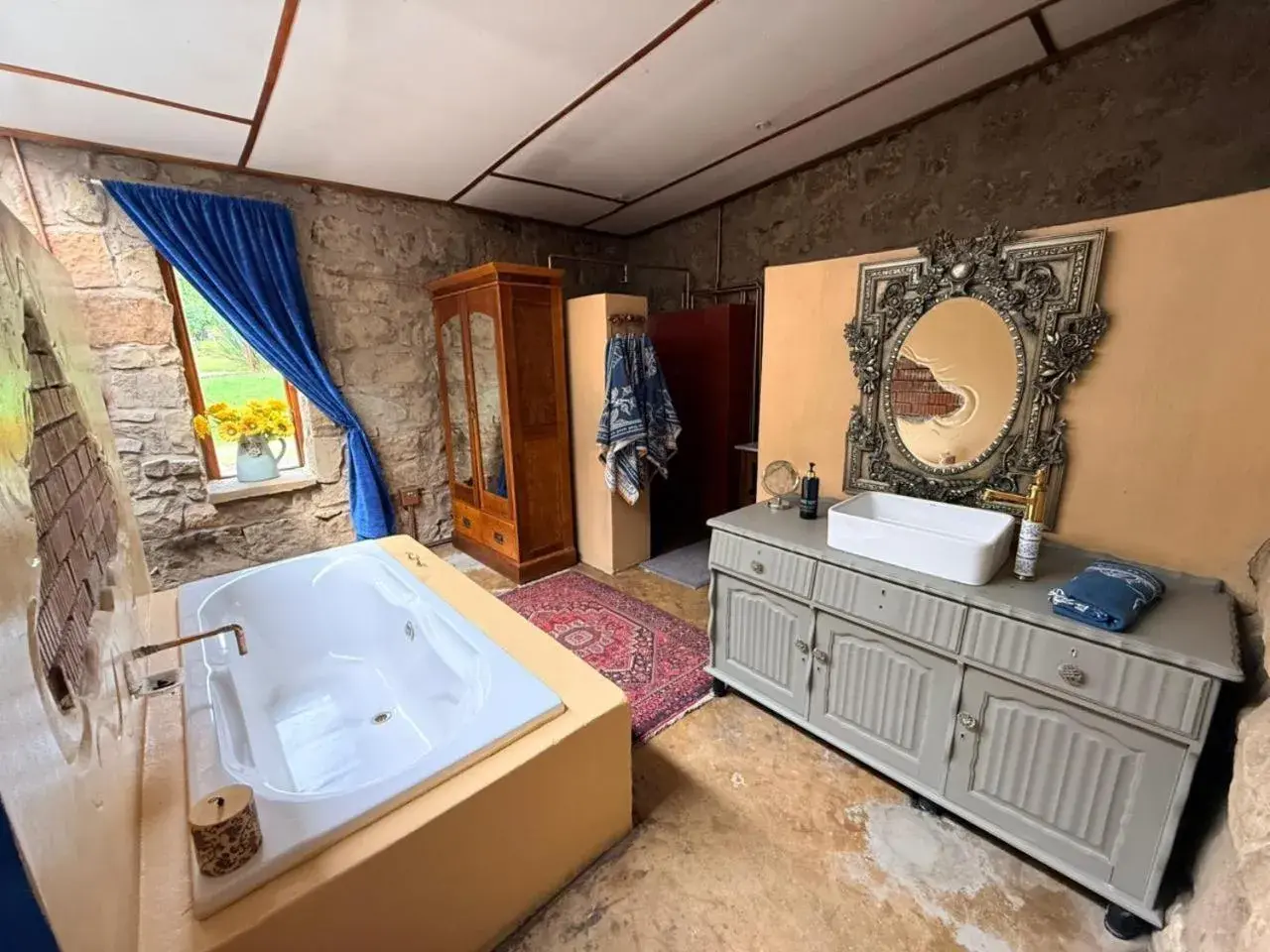 Standard Queen Room in Linwood Guest Farm Standard Queen Room in Linwood Guest Farm