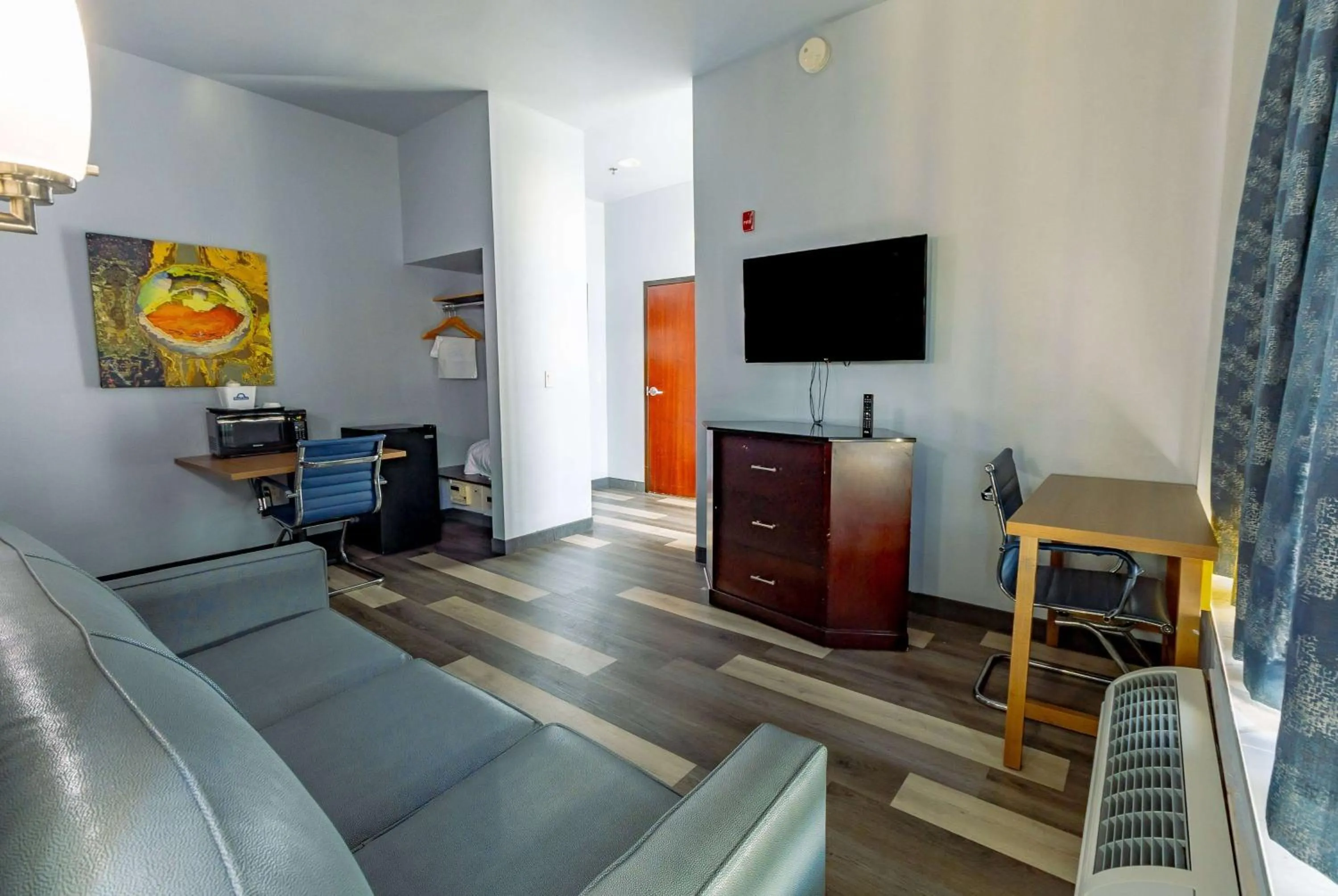 Photo of the whole room in Days Inn & Suites by Wyndham Milwaukee