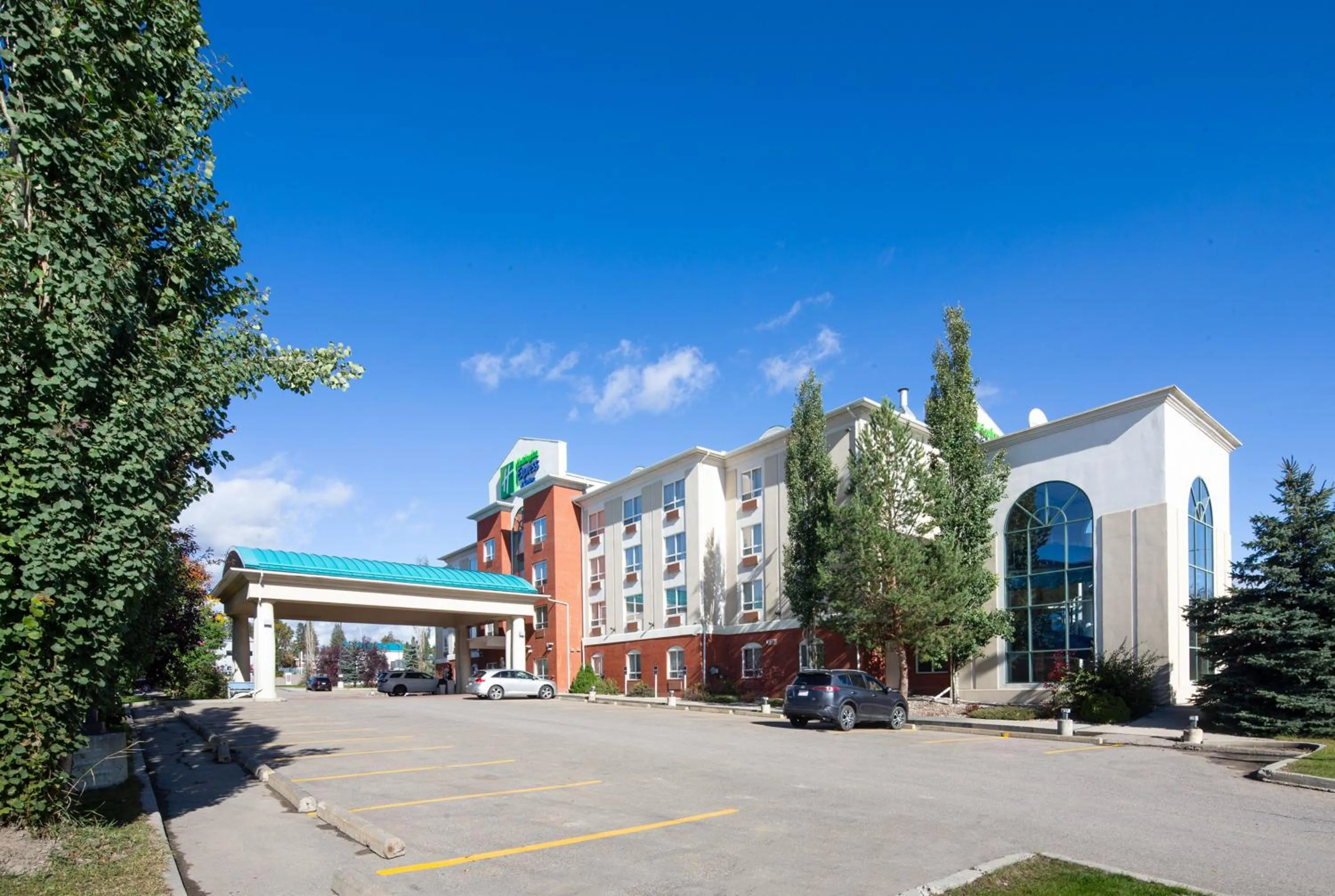 Property building in Holiday Inn Express Hotel & Suites Edson by IHG