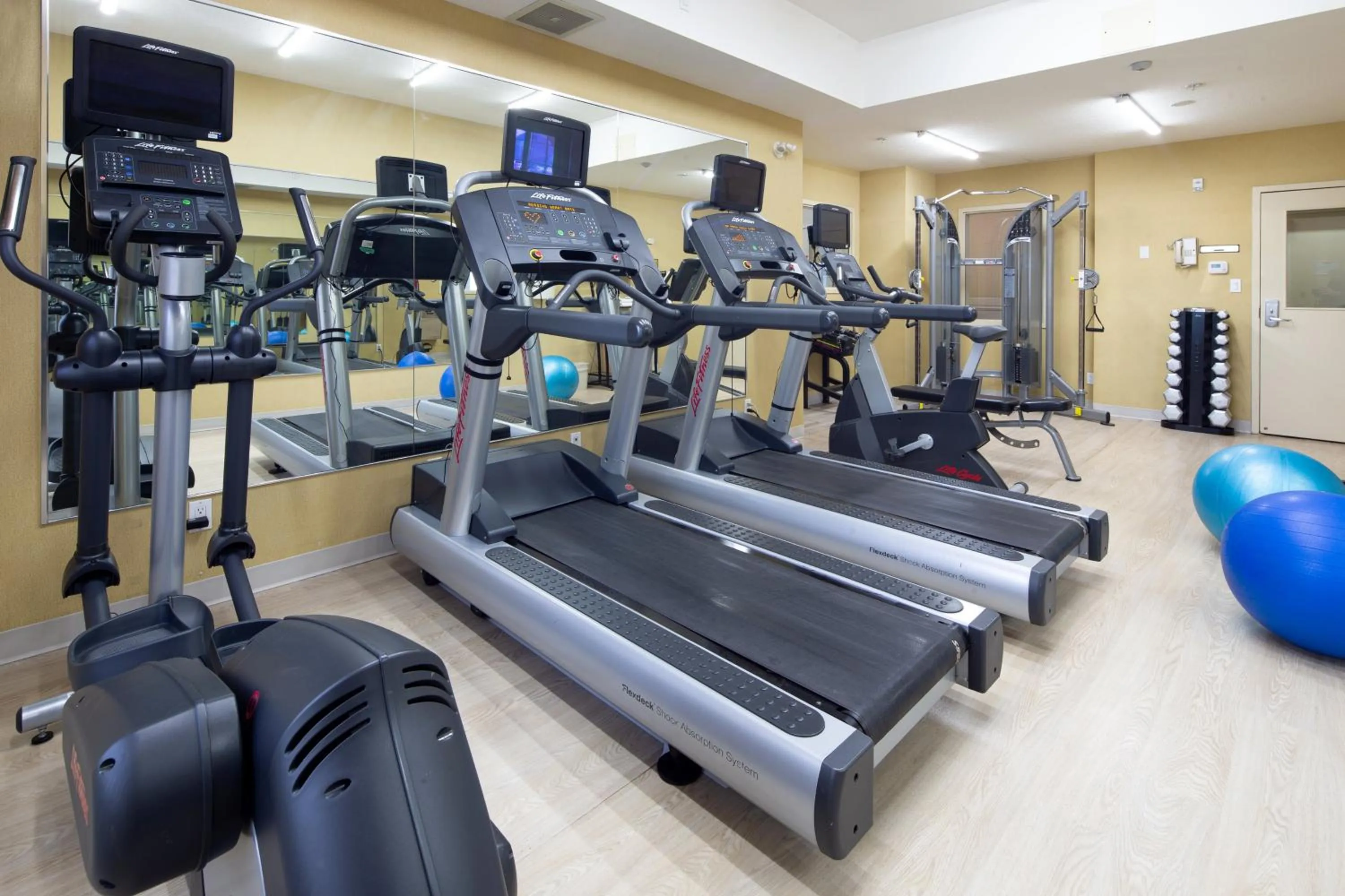 Spa and wellness centre/facilities in Holiday Inn Express Hotel & Suites Edson by IHG