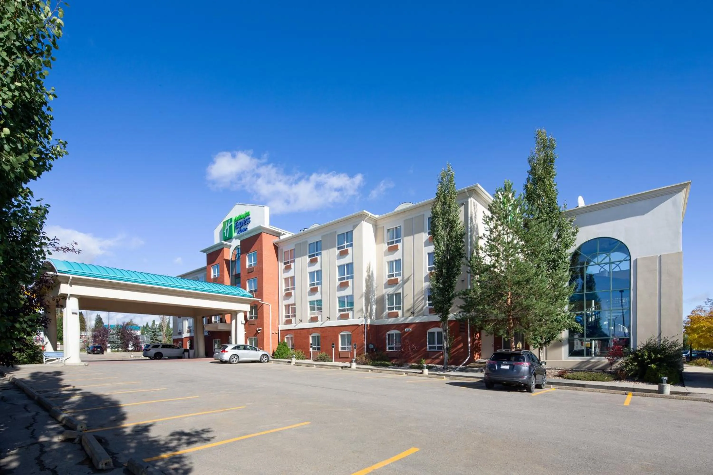 Property building in Holiday Inn Express Hotel & Suites Edson by IHG