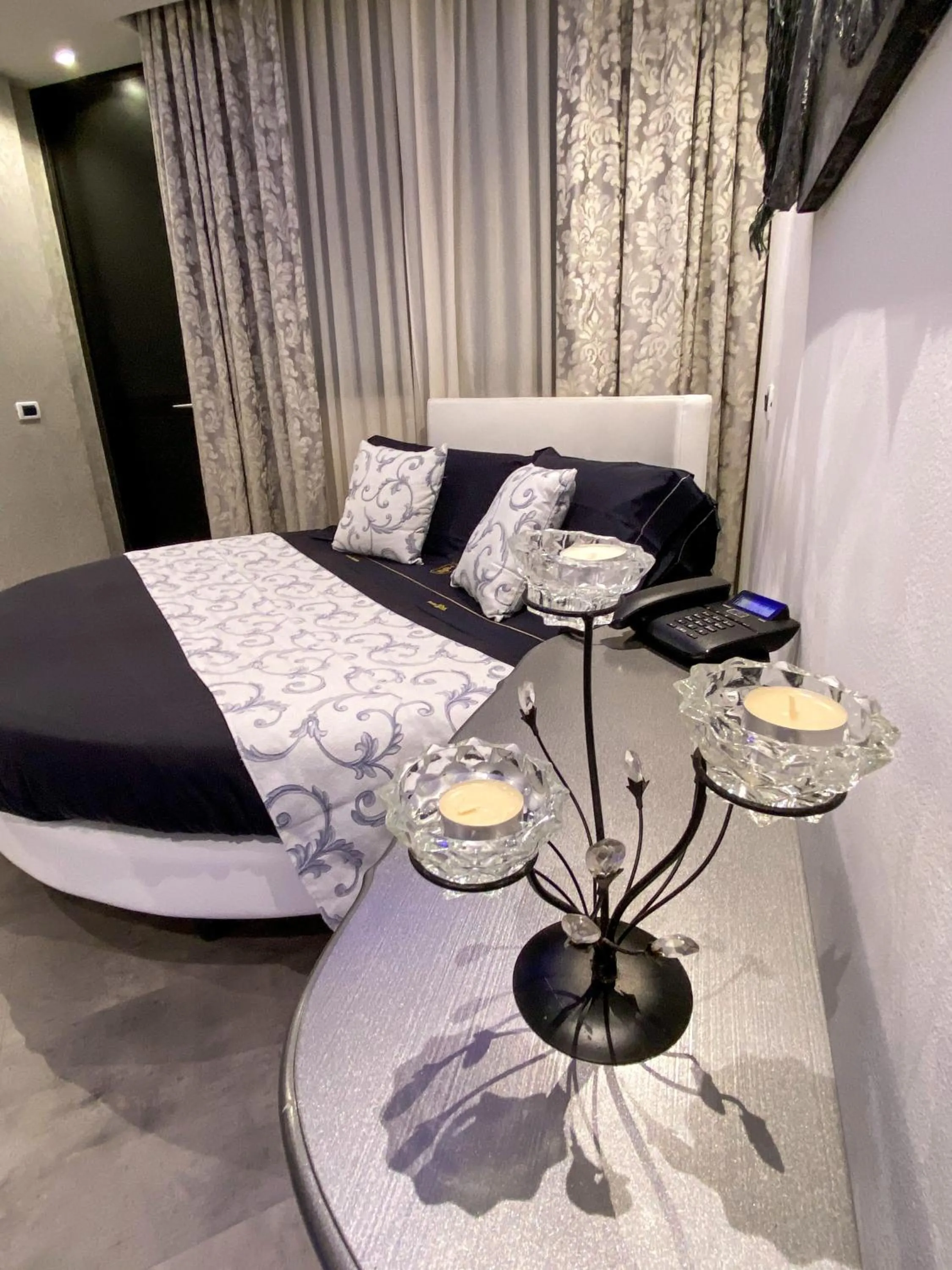 Photo of the whole room, Bed in Hotel Motel Visconteo