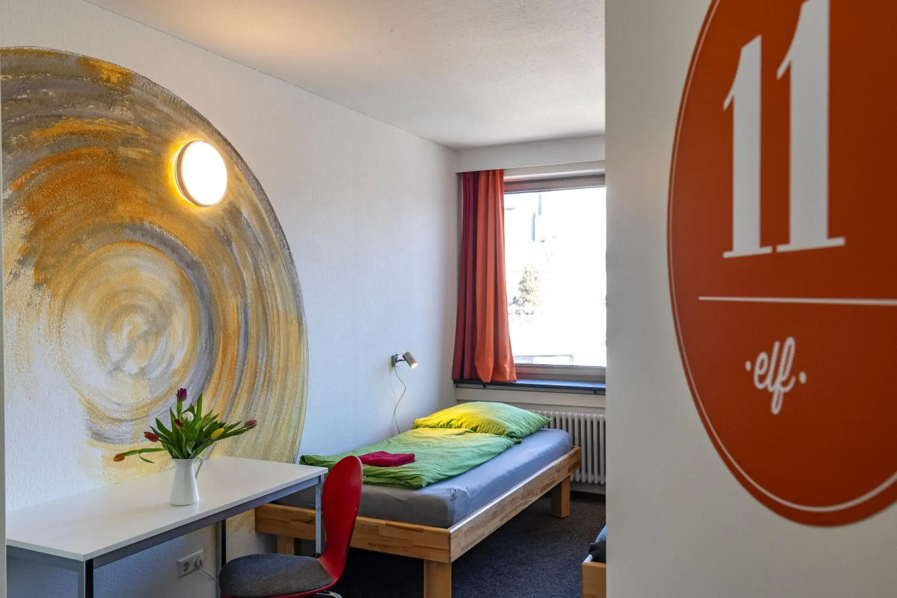 Single Room with Shared Bathroom - single occupancy in Inselhostel Single Room with Shared Bathroom - single occupancy in Inselhostel