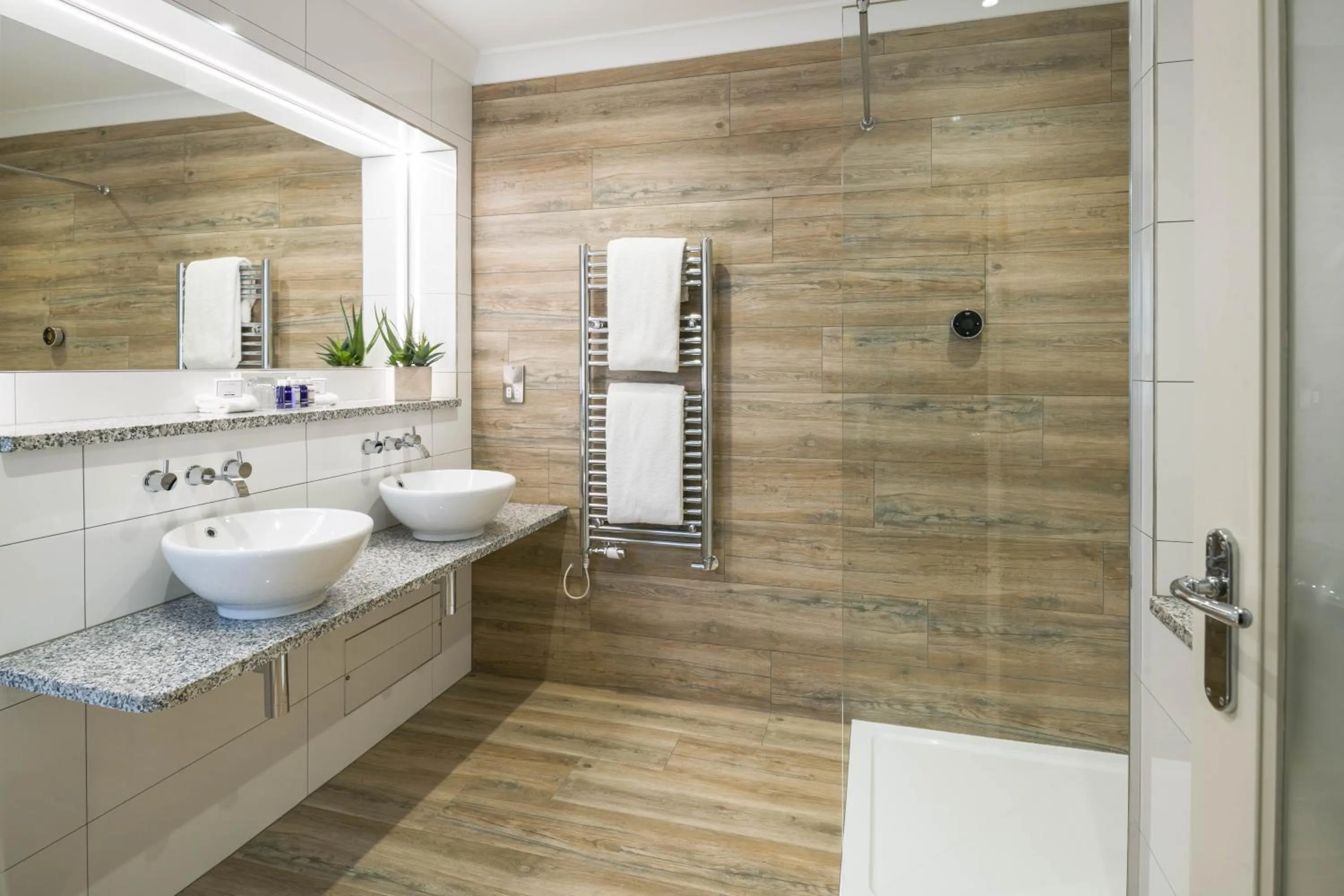 Shower in The Headland Hotel and Spa