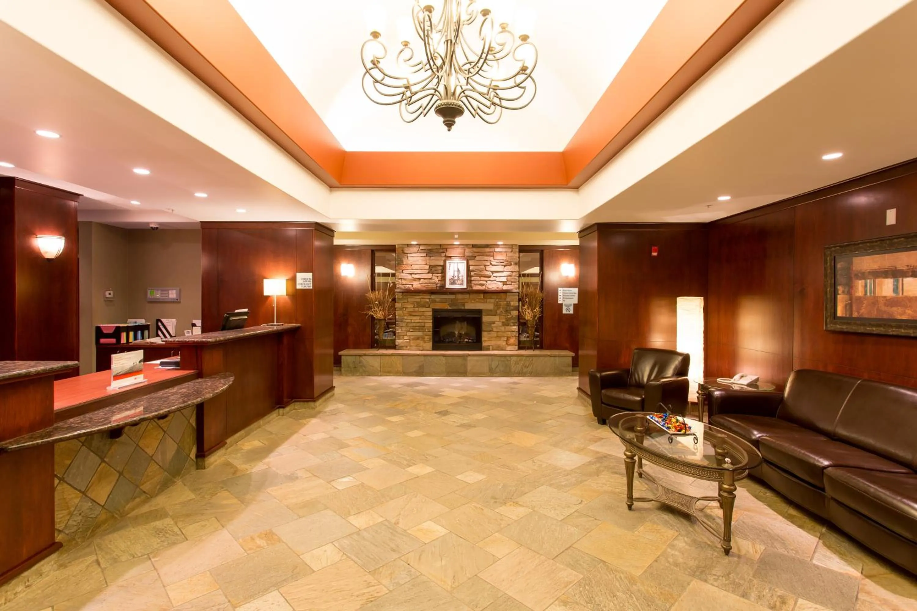 Lobby or reception in Holiday Inn Express & Suites Drayton Valley by IHG