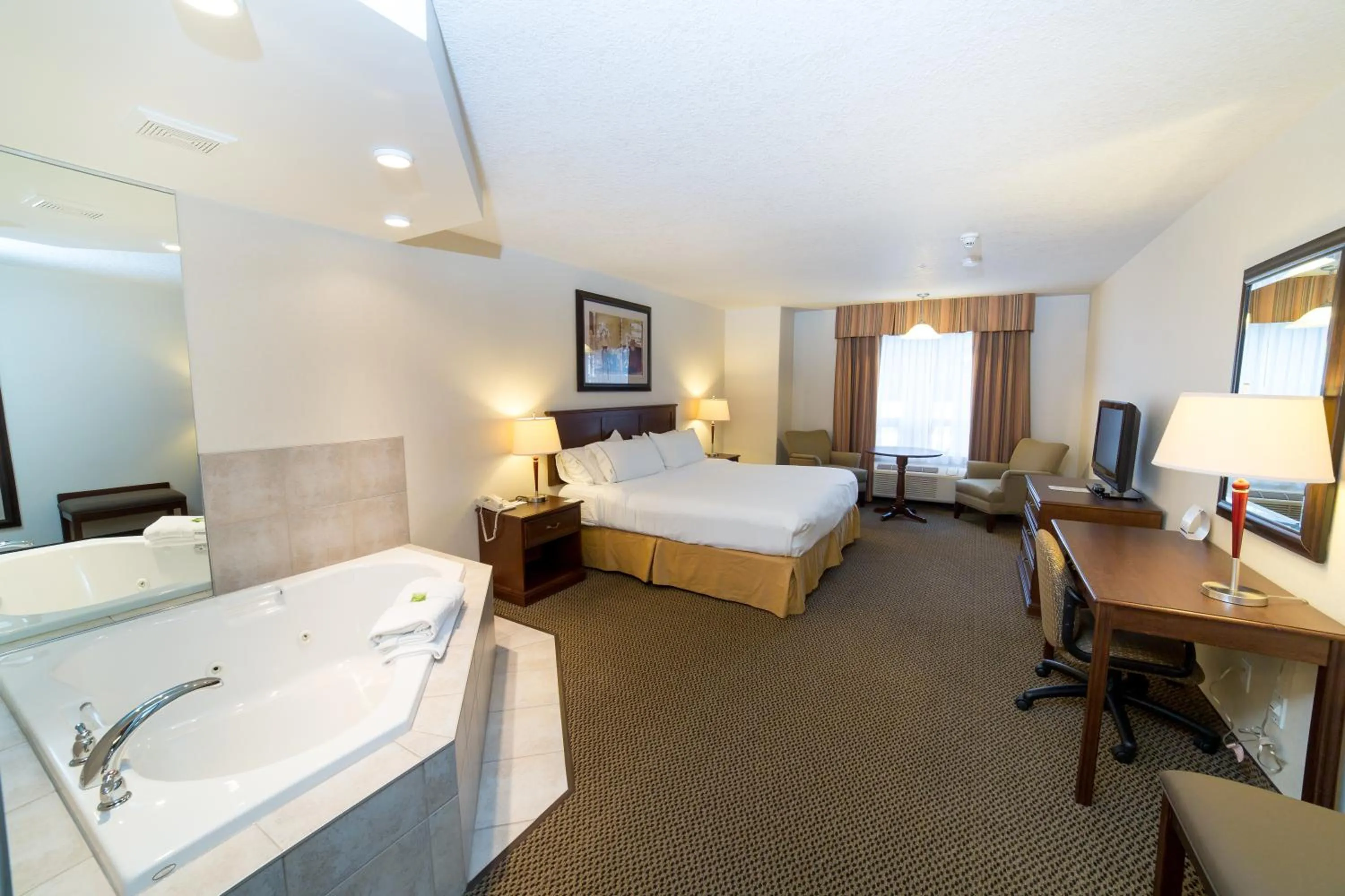 Bedroom, Bed in Holiday Inn Express & Suites Drayton Valley by IHG
