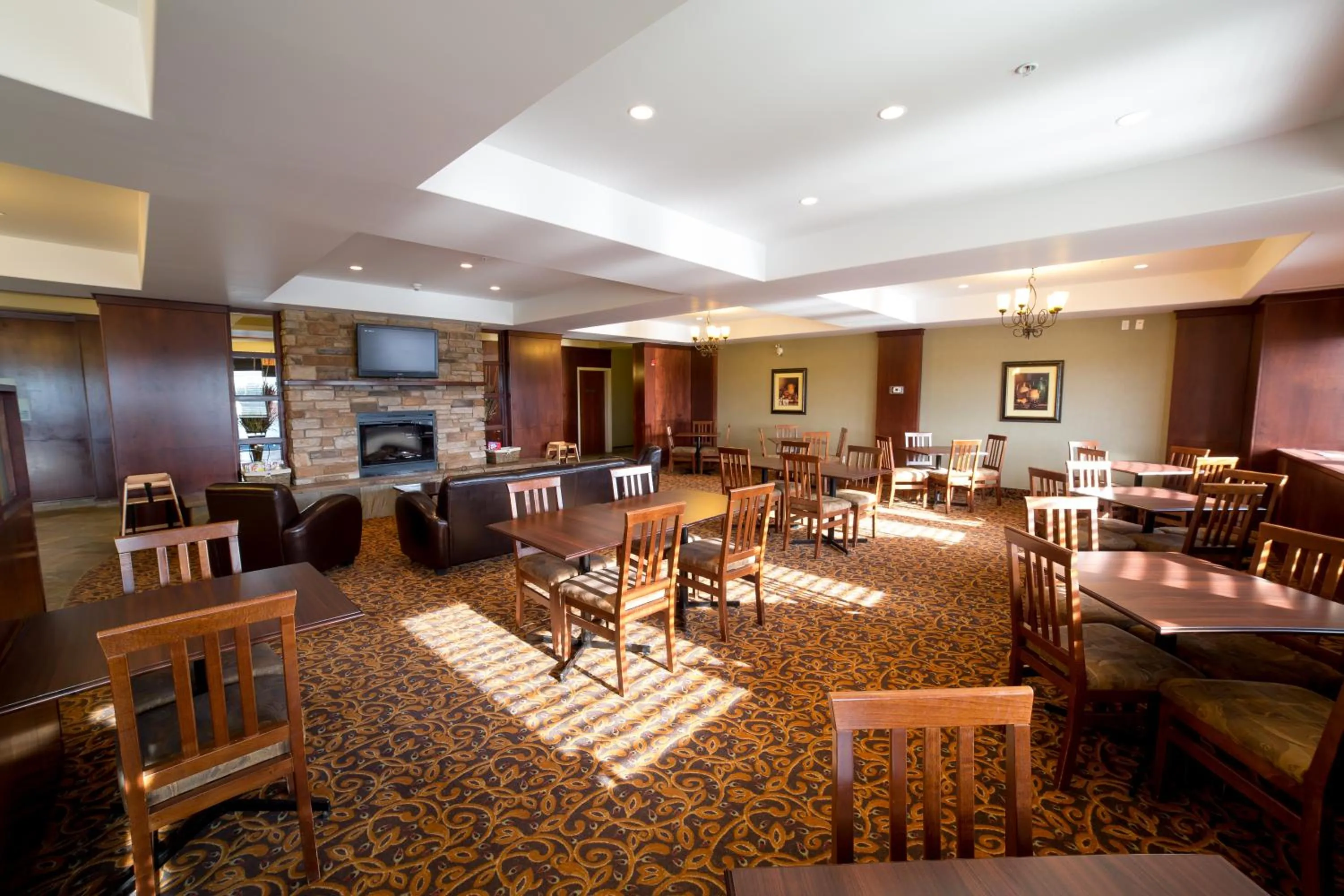Restaurant/places to eat in Holiday Inn Express & Suites Drayton Valley by IHG