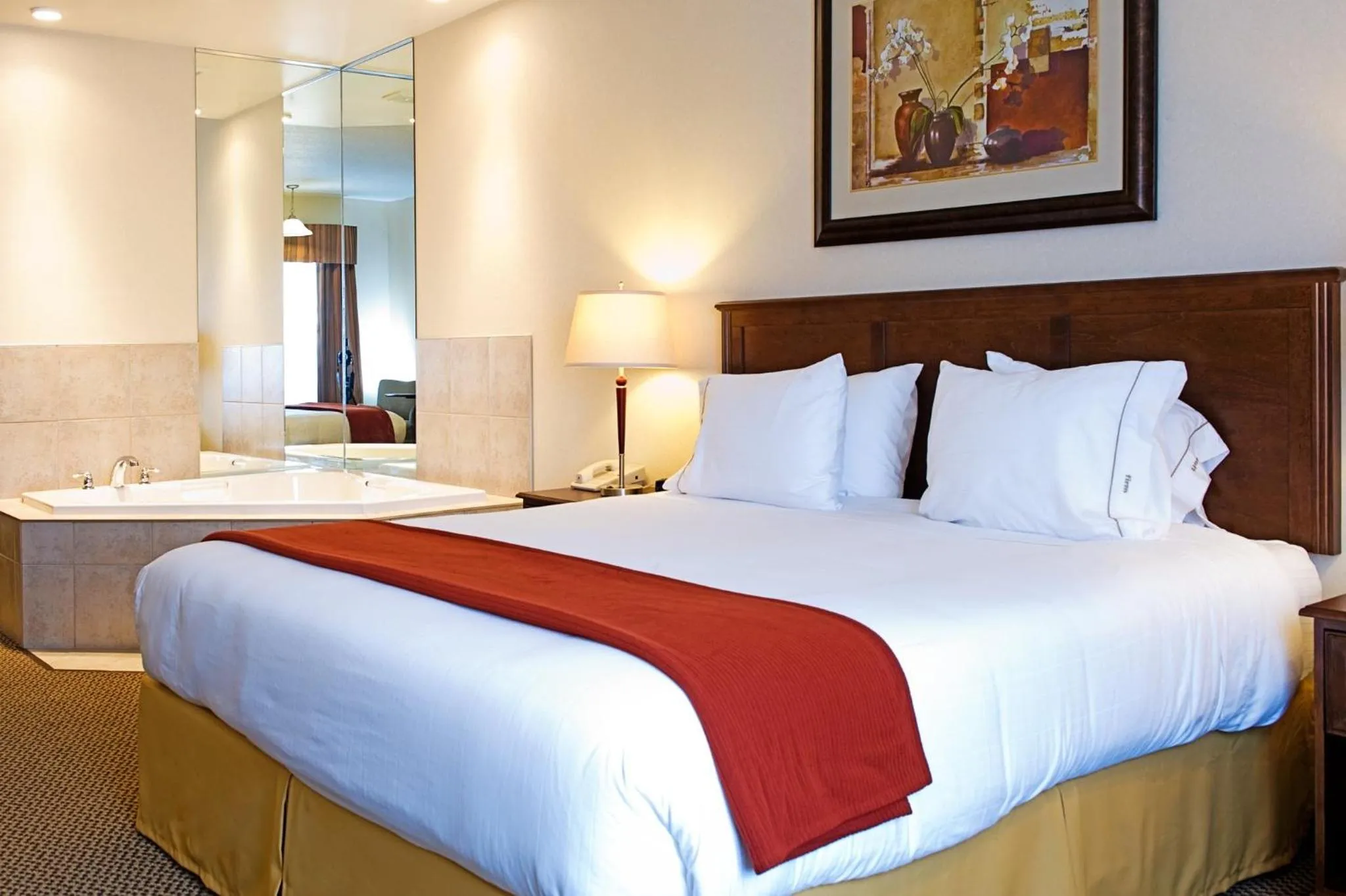 Photo of the whole room, Bed in Holiday Inn Express & Suites Drayton Valley by IHG