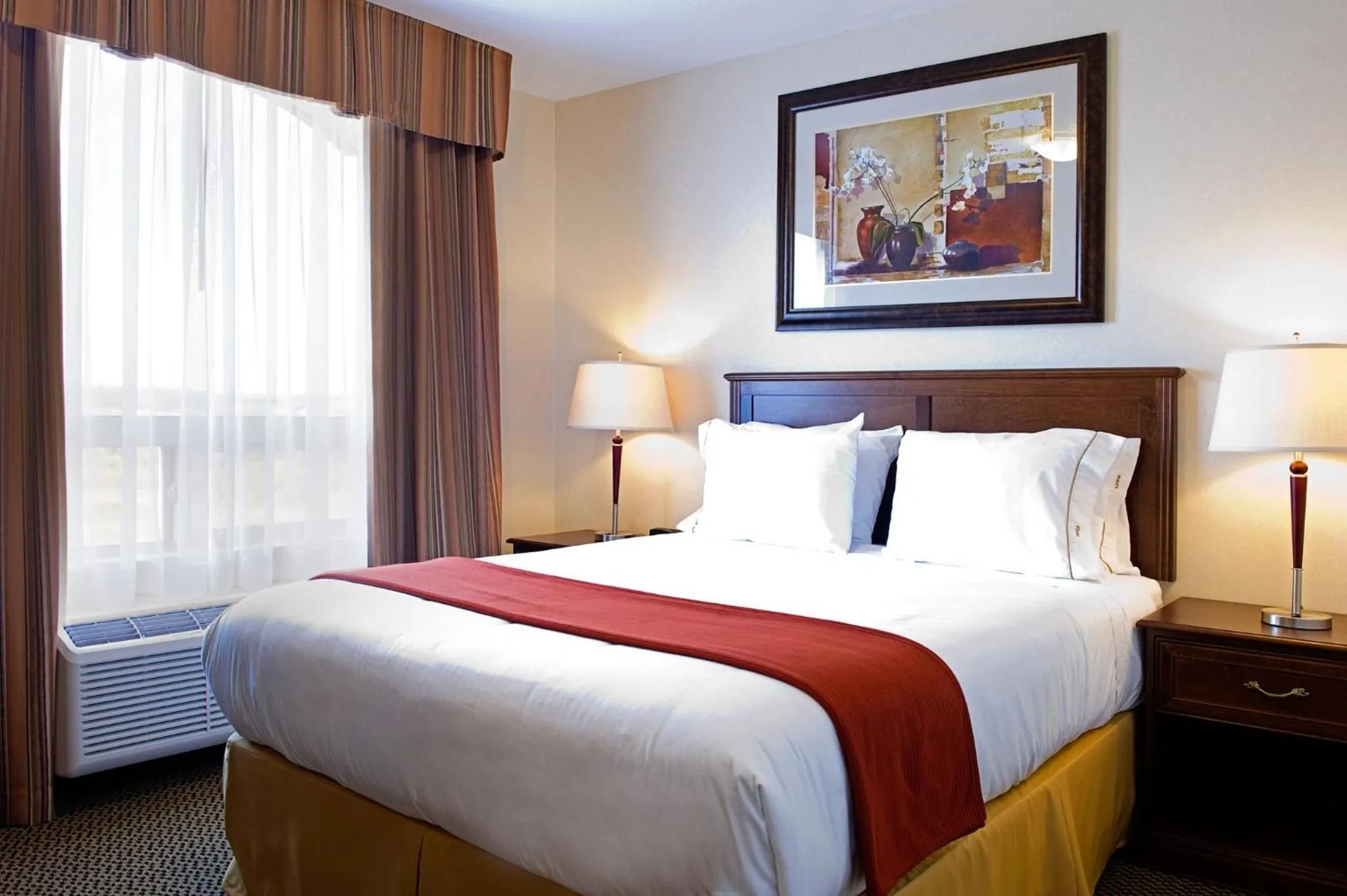 Photo of the whole room, Bed in Holiday Inn Express & Suites Drayton Valley by IHG
