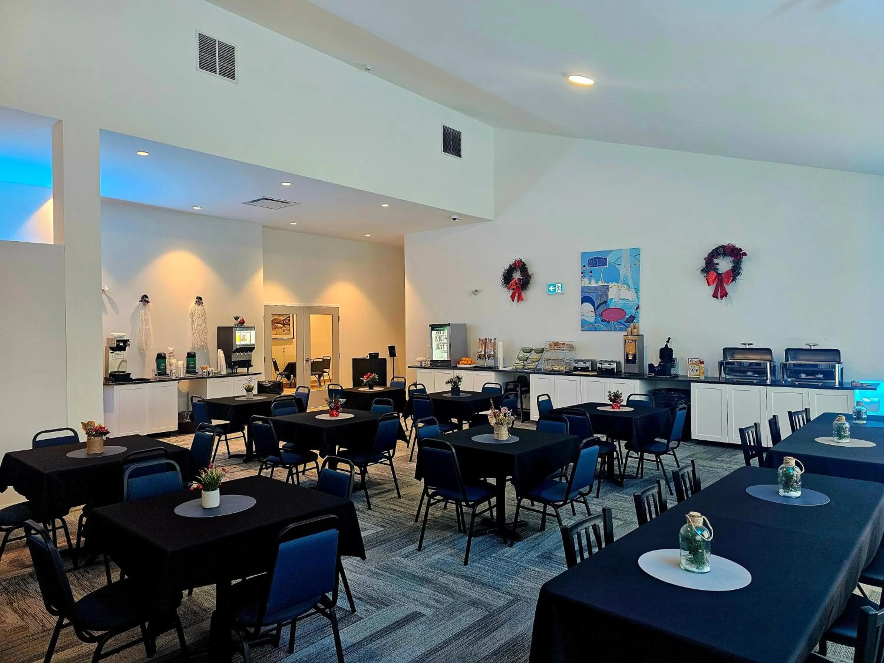 Restaurant/places to eat in Quality Inn & Suites