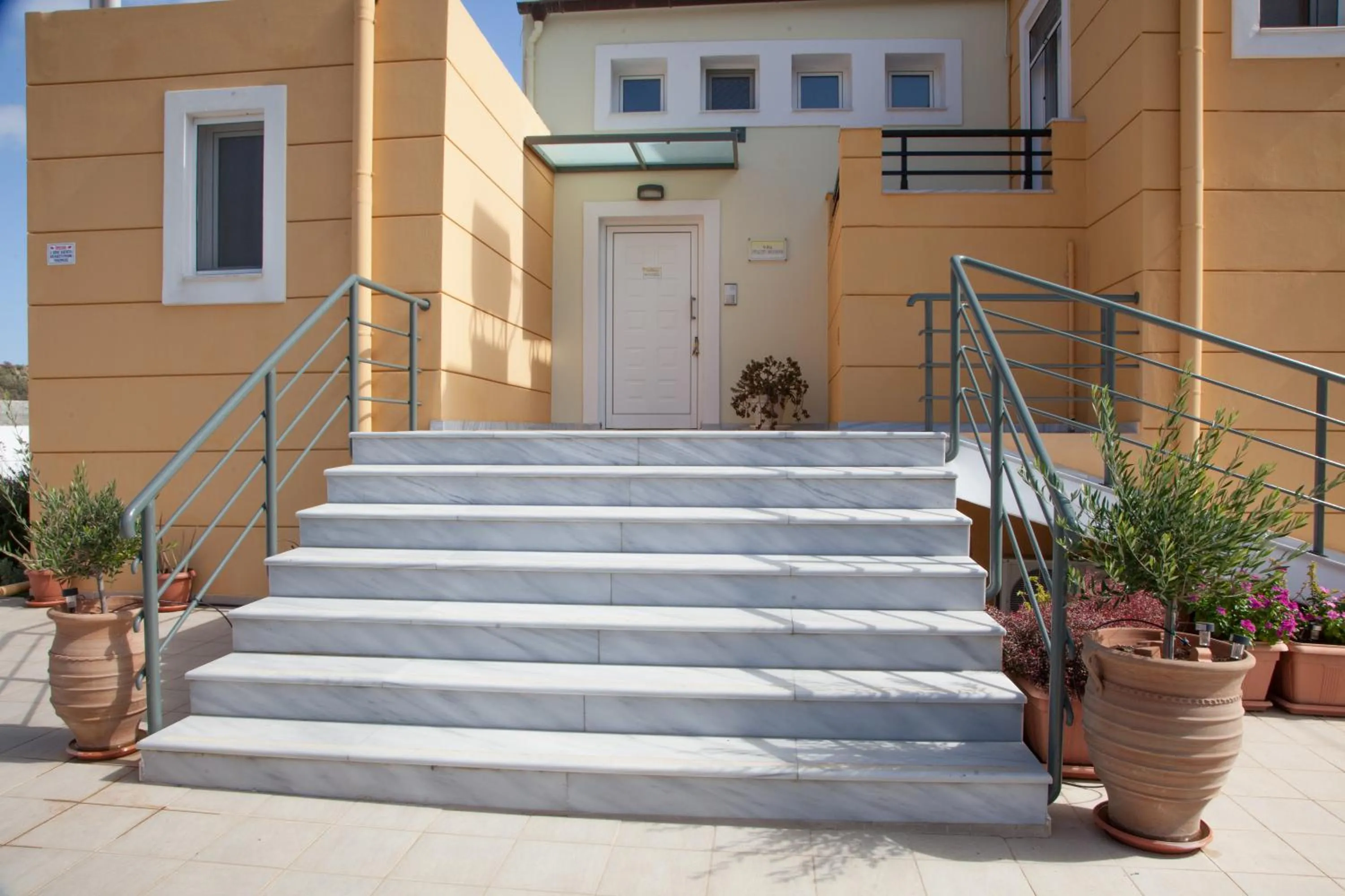 Facade/entrance in Villa Frati Gorge