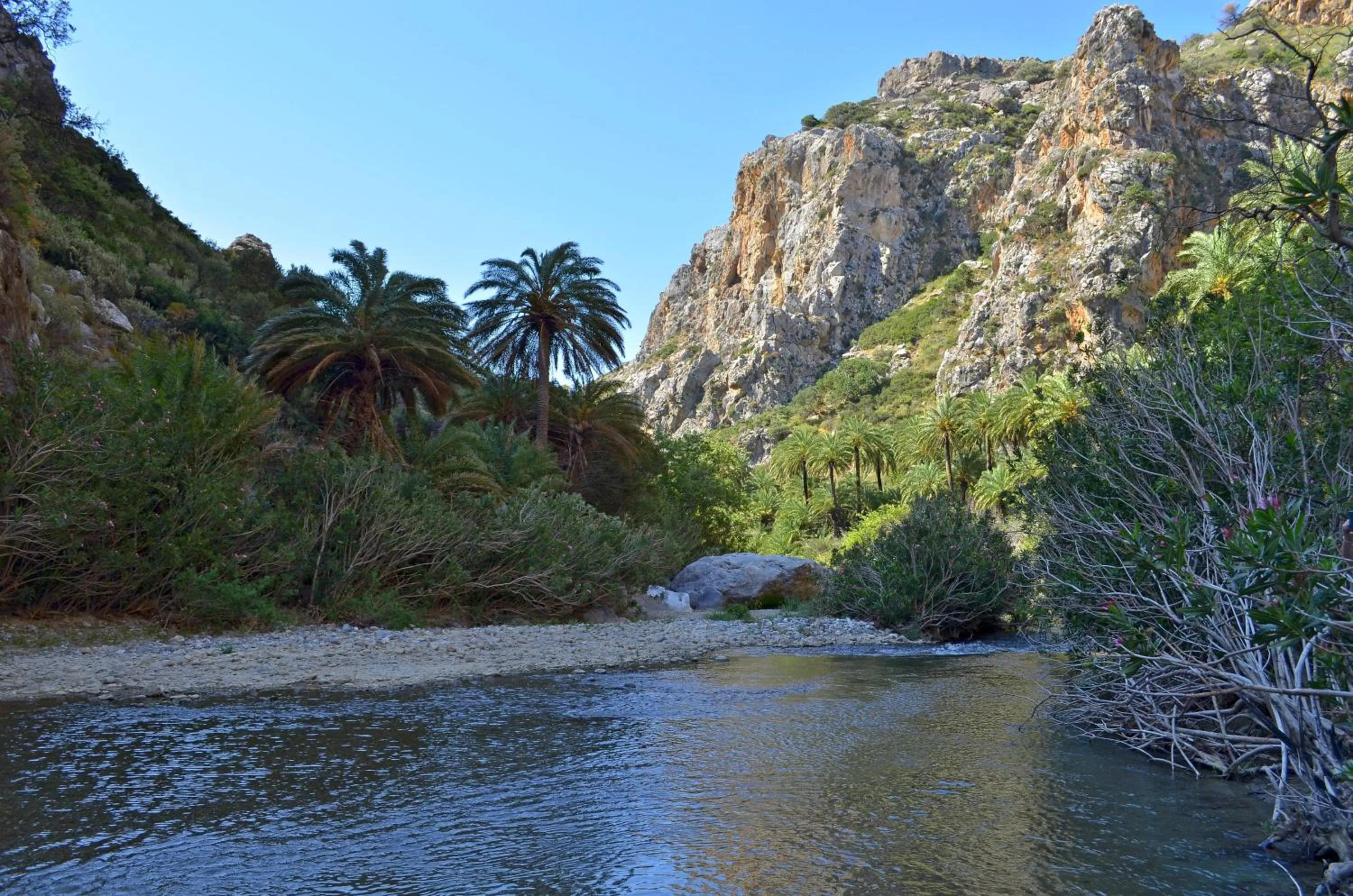Entertainment in Villa Frati Gorge