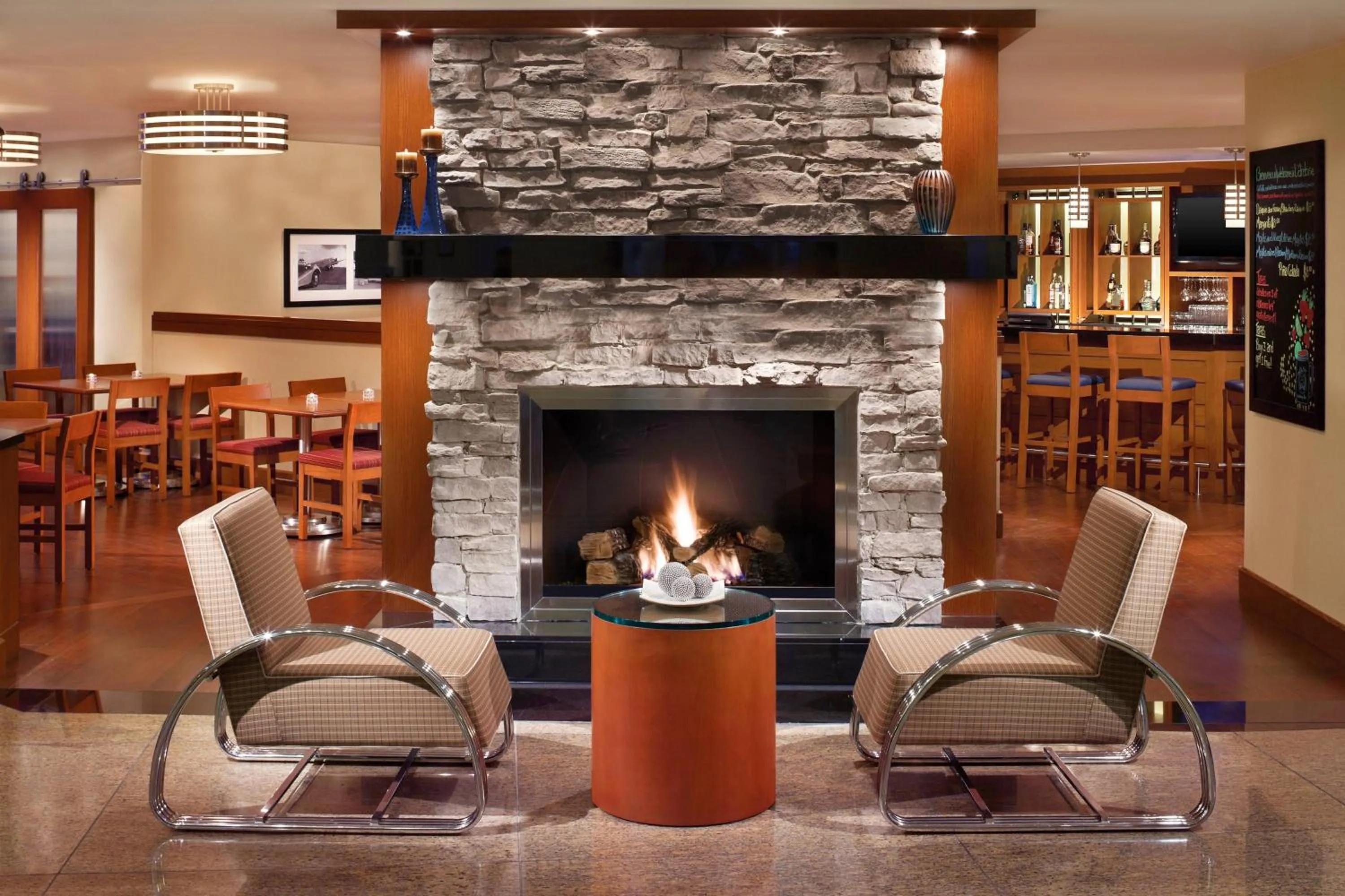 Restaurant/places to eat in Four Points by Sheraton Hotel & Conference Centre Gatineau-Ottawa