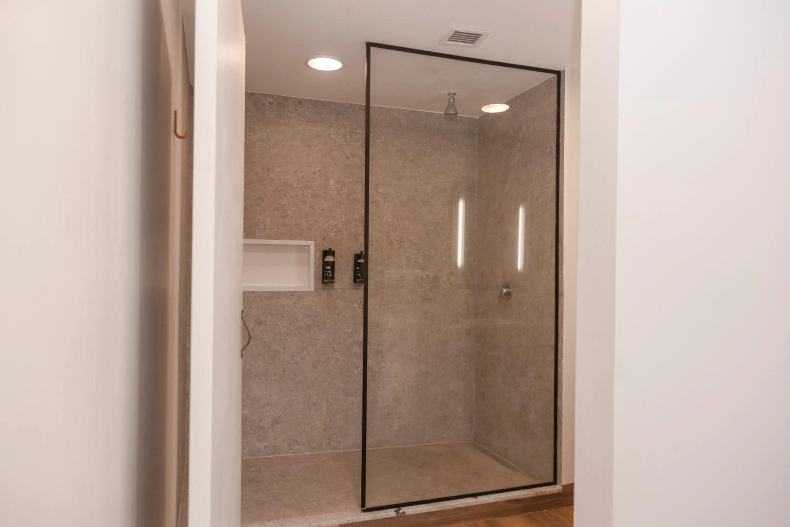 Shower in ibis Catanduva